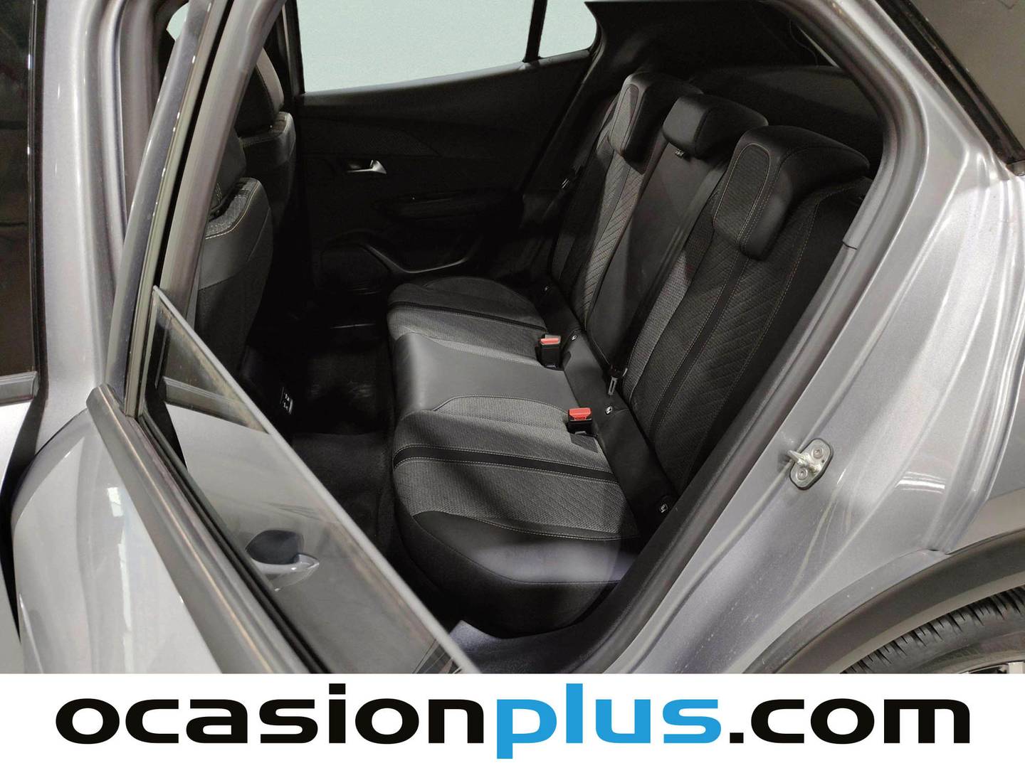 Foto asientos traseros Peugeot 2008 Peugeot 2008 Allure Hybrid eDCS6 (145 CV)