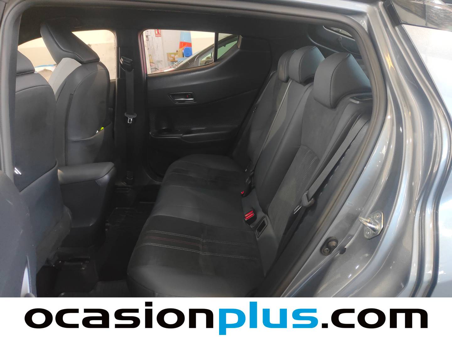 Foto asientos traseros Toyota C-HR Toyota C-HR 180H GR Sport (184 CV)