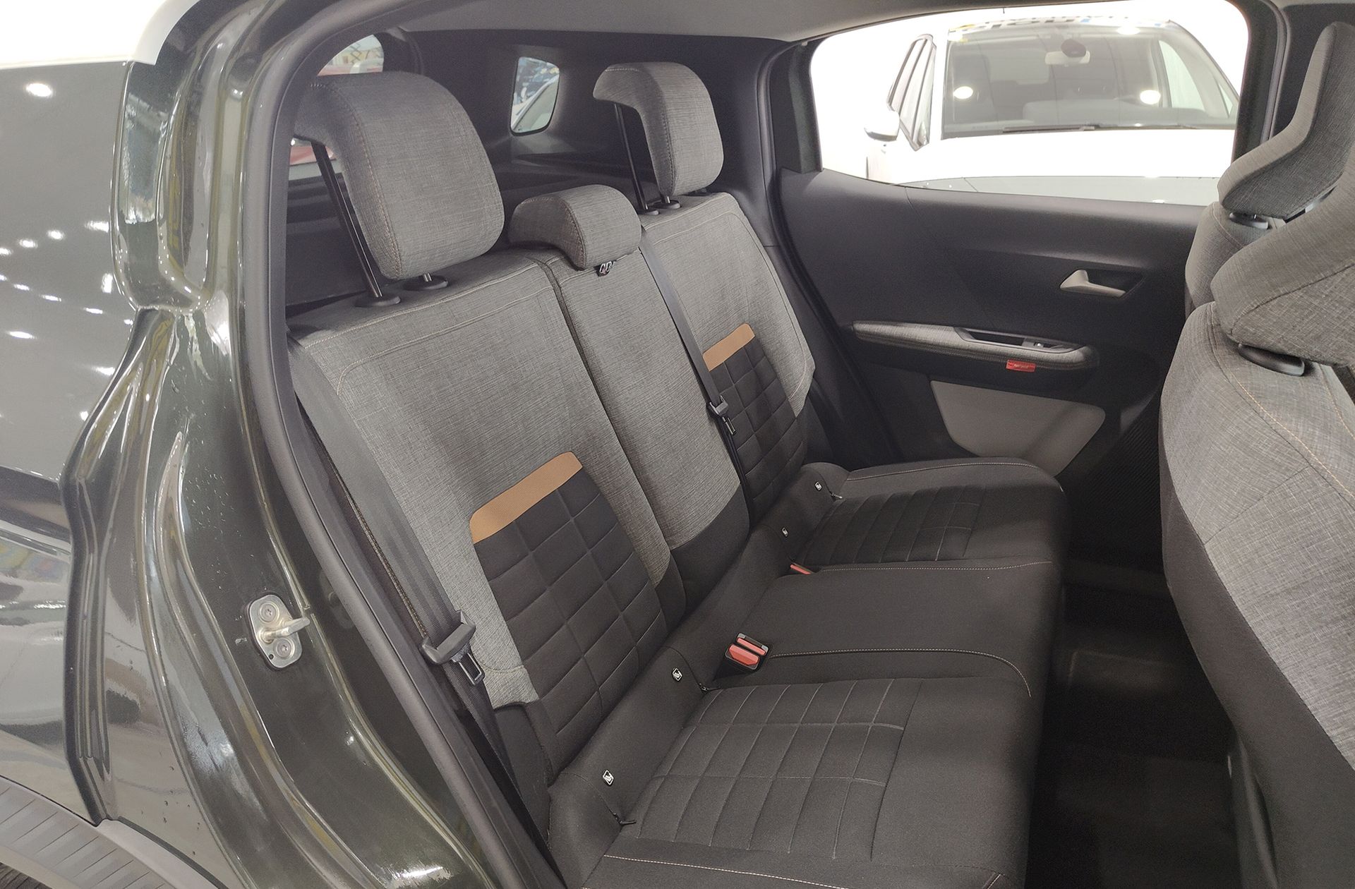 Citroën C3 Aircross Hybrid 145 Plus e-DCS6 - foto 17
