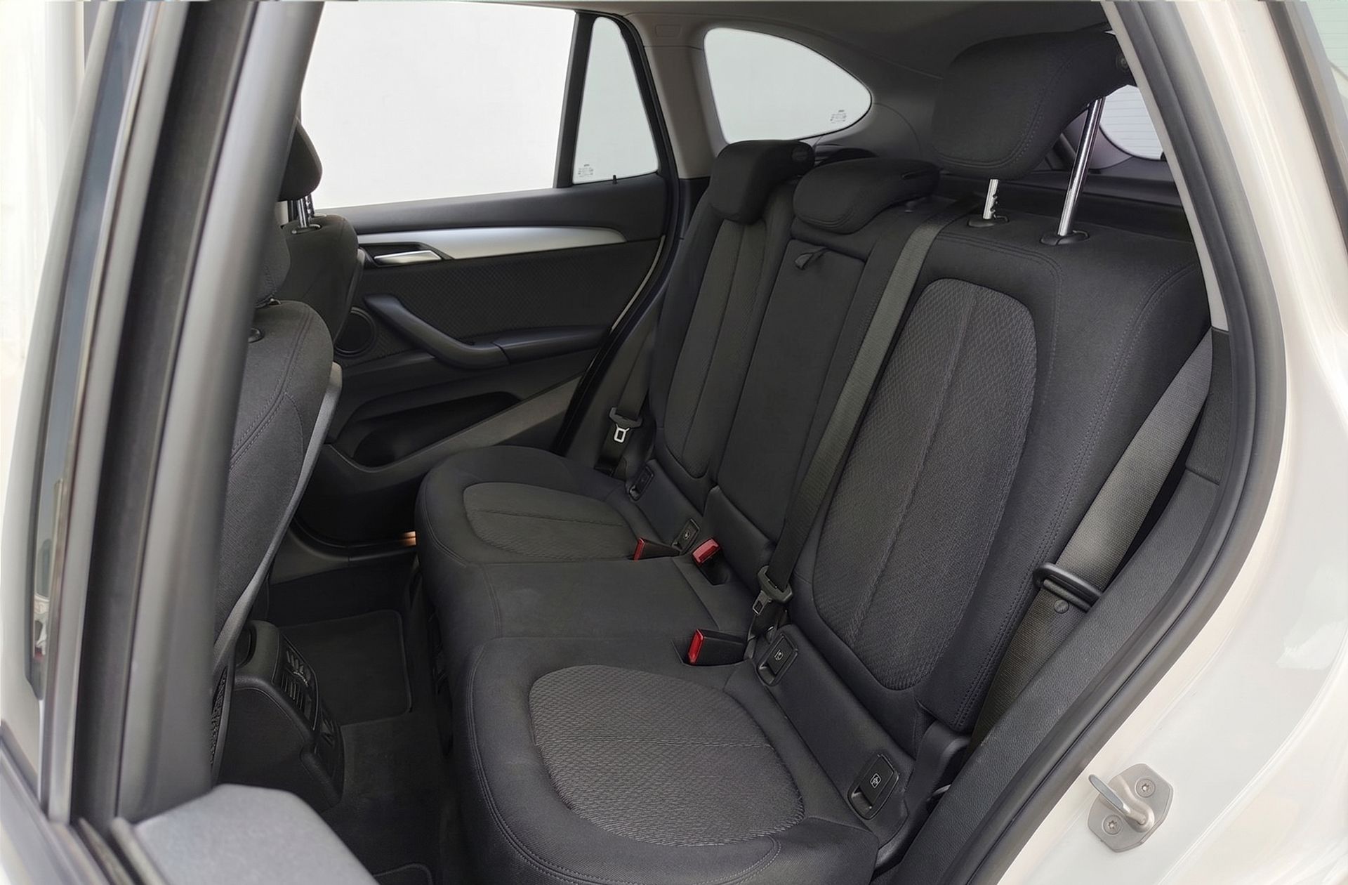 BMW X1 sDrive18d - foto 11