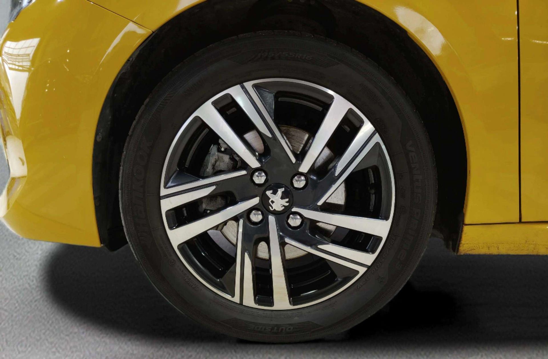 Peugeot 208 PureTech 130 Allure EAT8 - foto 42