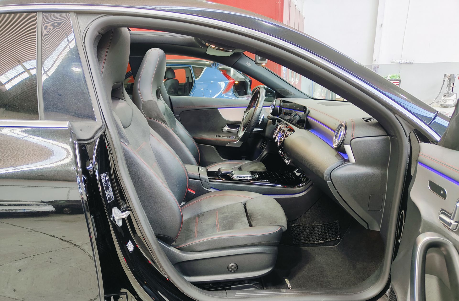 Mercedes-Benz CLA 180 Pack AMG - foto 23