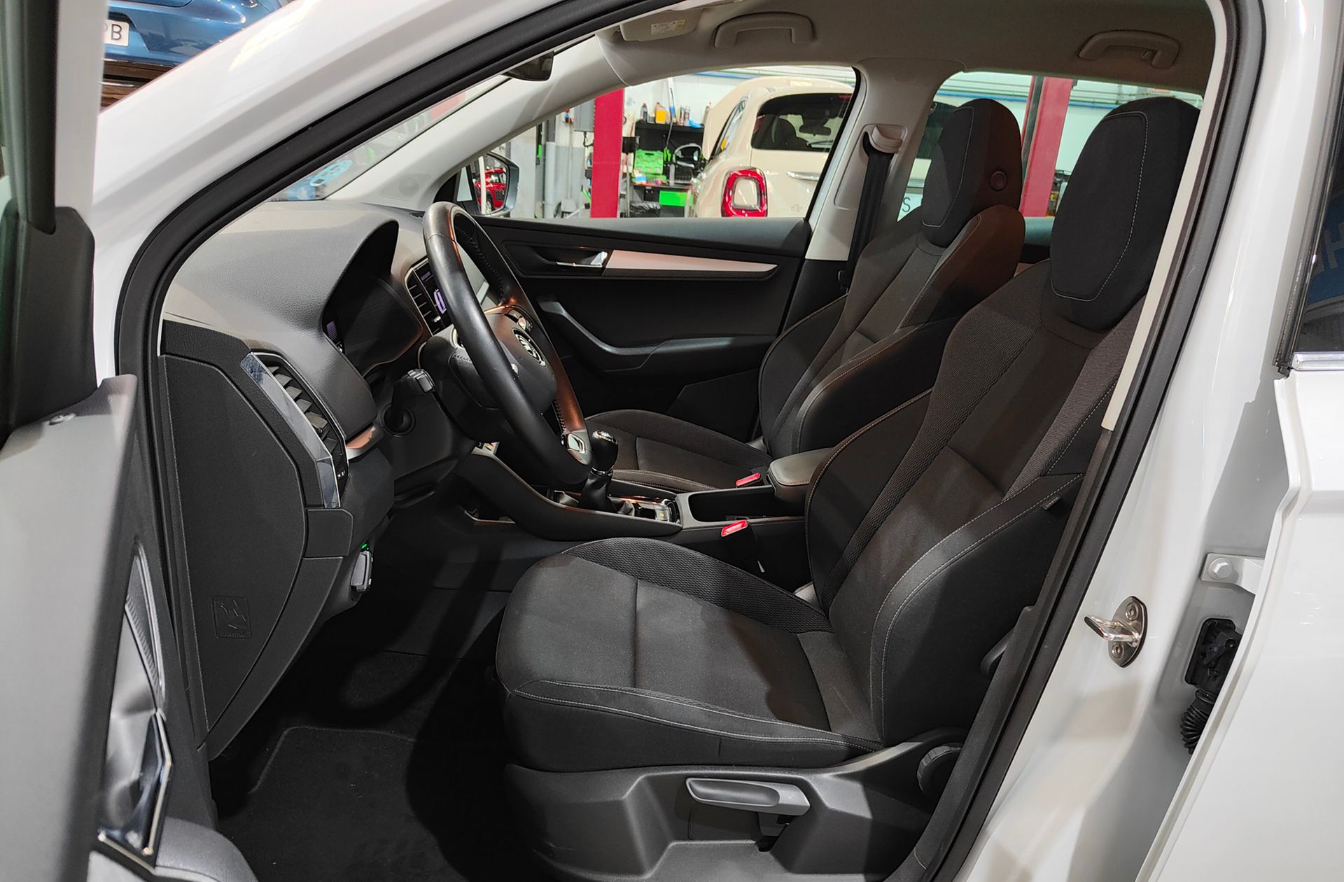 Škoda Karoq 2.0 TDI Selection - foto 10