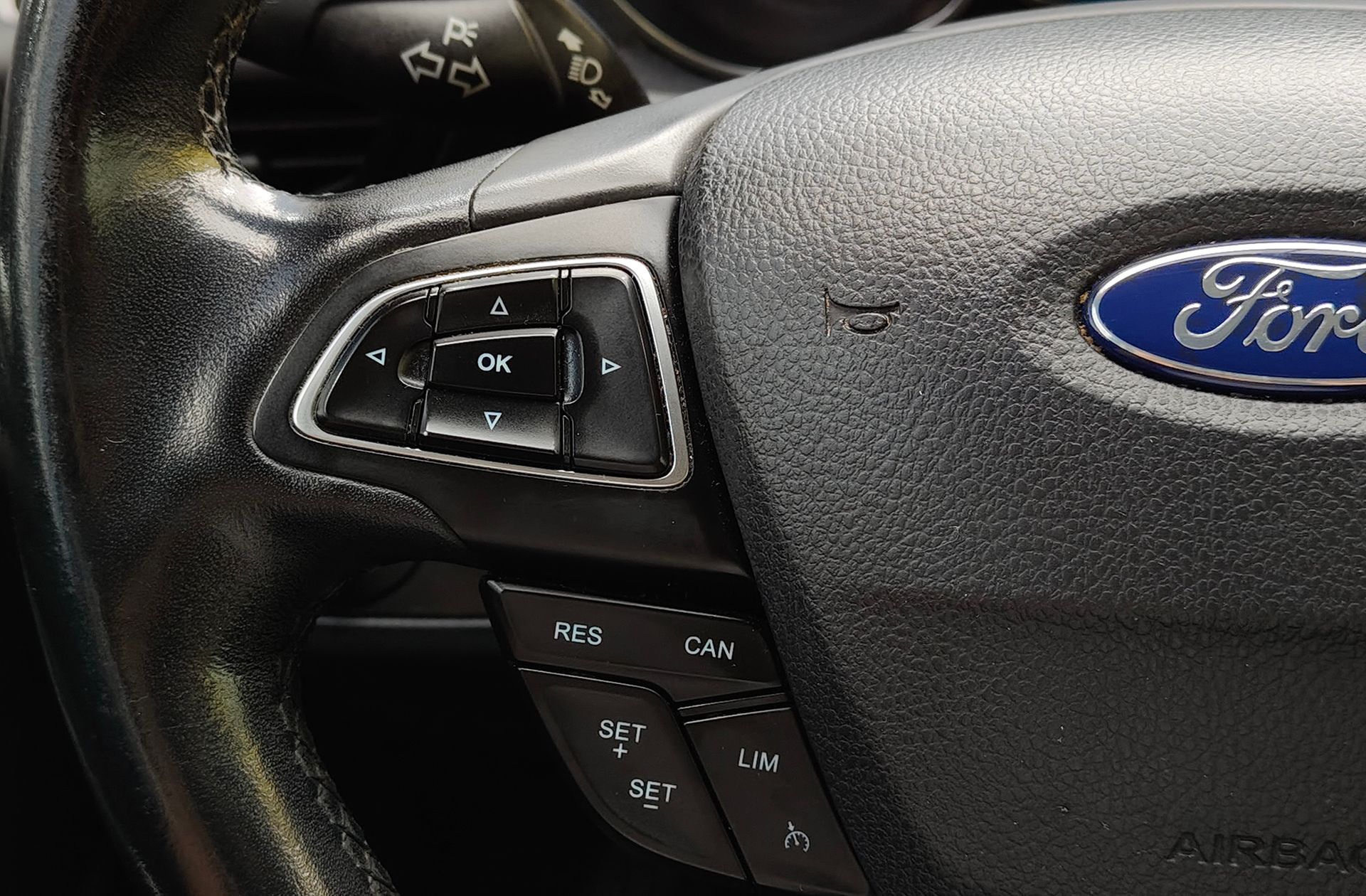 Ford Kuga 1.5 EcoBoost Trend 4x2 - foto 24