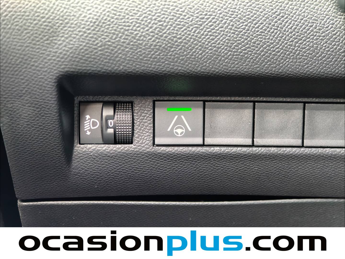 Foto Peugeot 2008 Peugeot 2008 Allure Hybrid eDCS6 (136 CV)