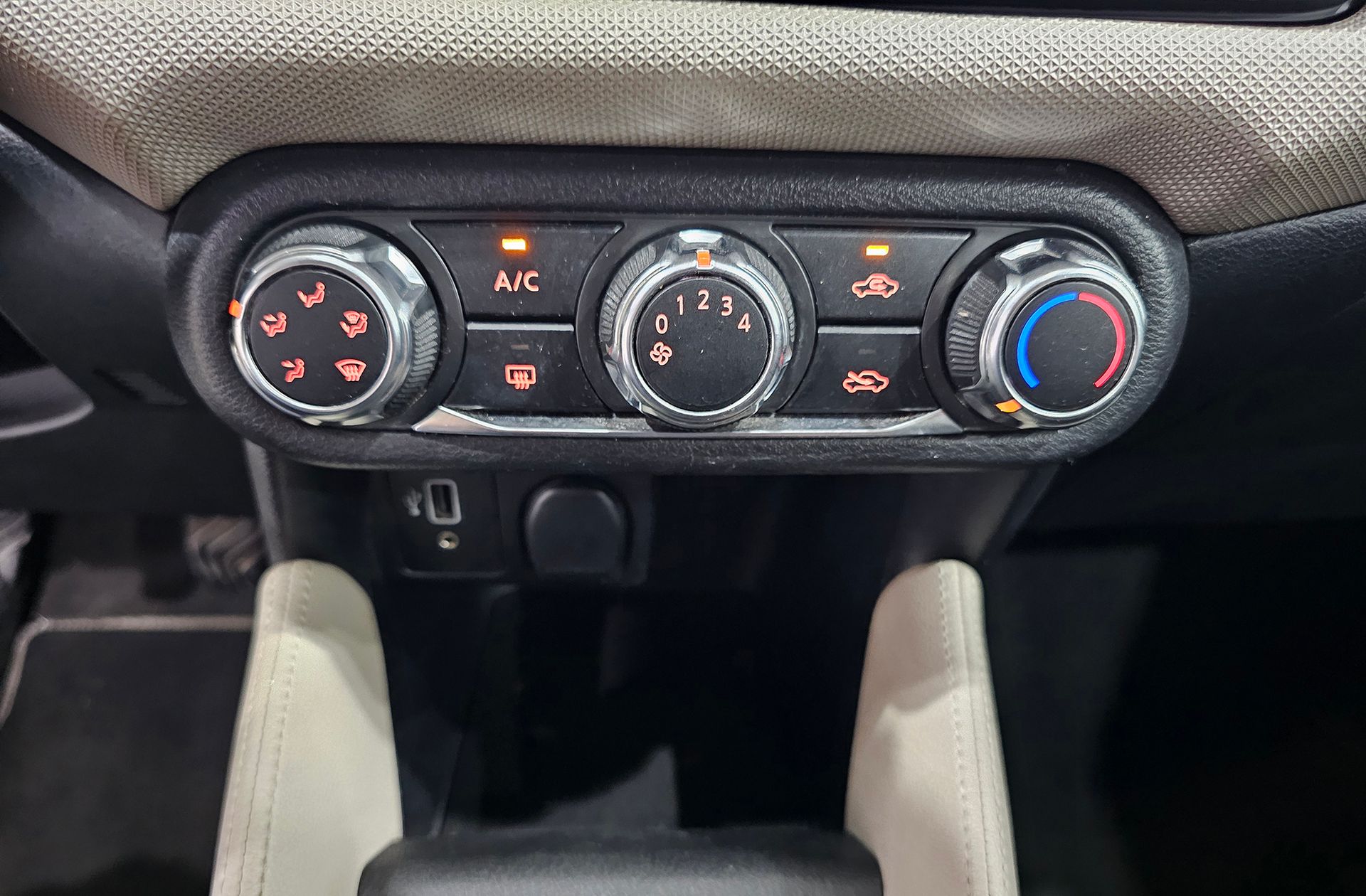 Nissan Micra DIG-T 117 Acenta - foto 25