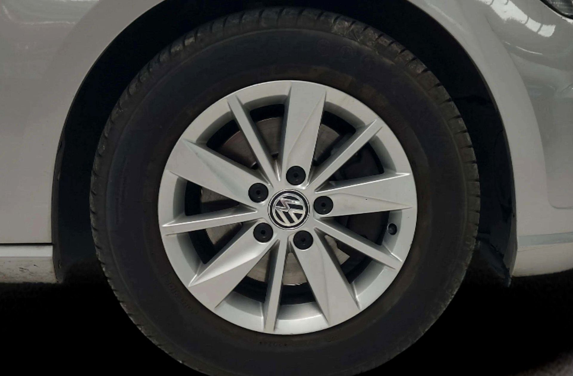 Volkswagen Golf Business Navi 1.6 TDI DSG - foto 37