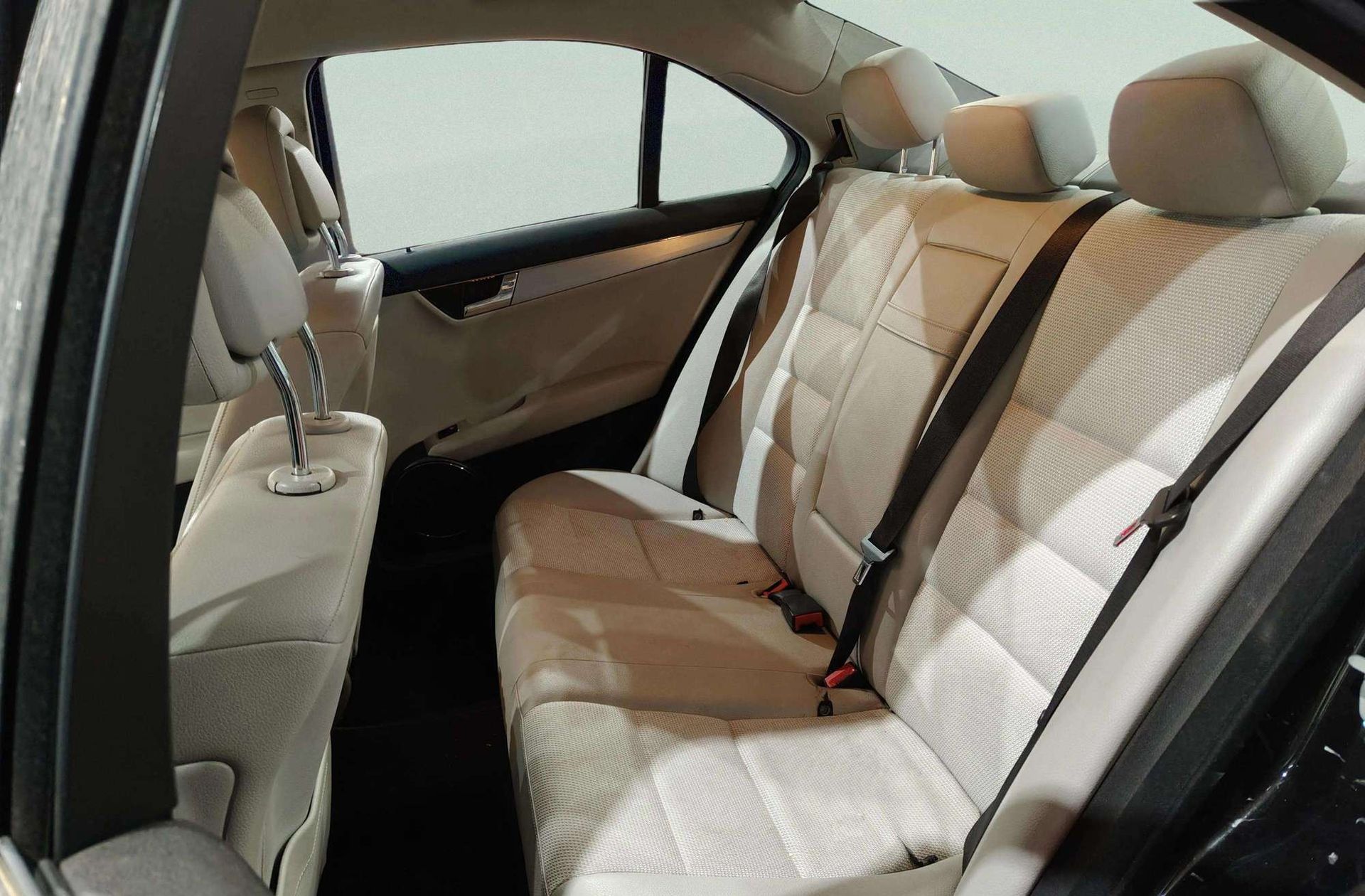 Mercedes-Benz Clase C 200 CDI Blue Efficiency Avantgarde - foto 11