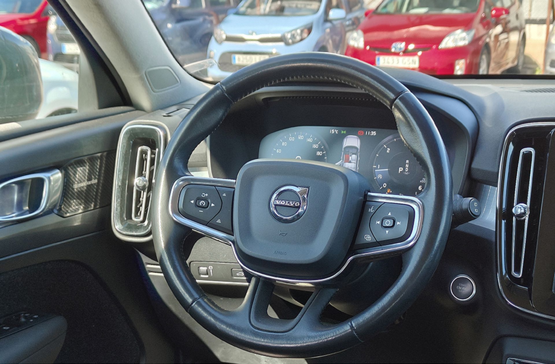 Volvo XC40 D4 Momentum AWD - foto 24