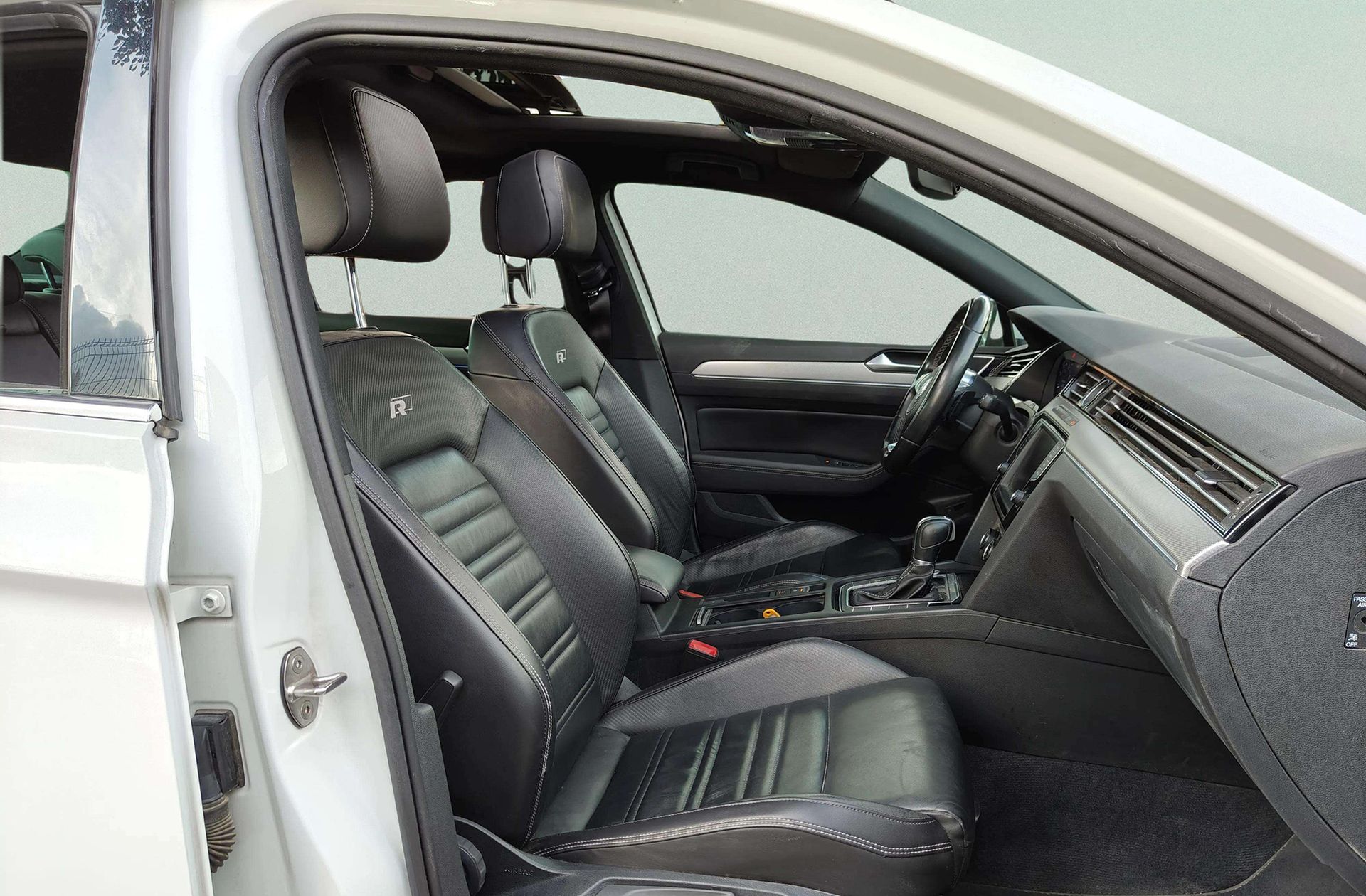 Volkswagen Passat Sport 1.8 TSI BMT DSG Pack R-line - foto 19
