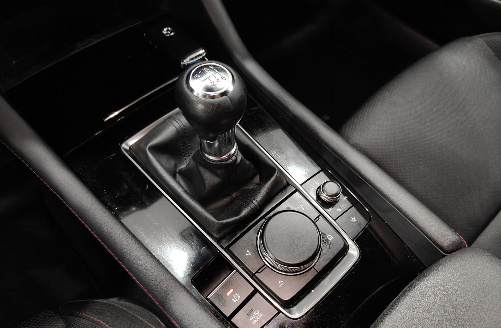 Mazda Mazda3 2.0 e-SKYACTIV-G Homura - foto 5
