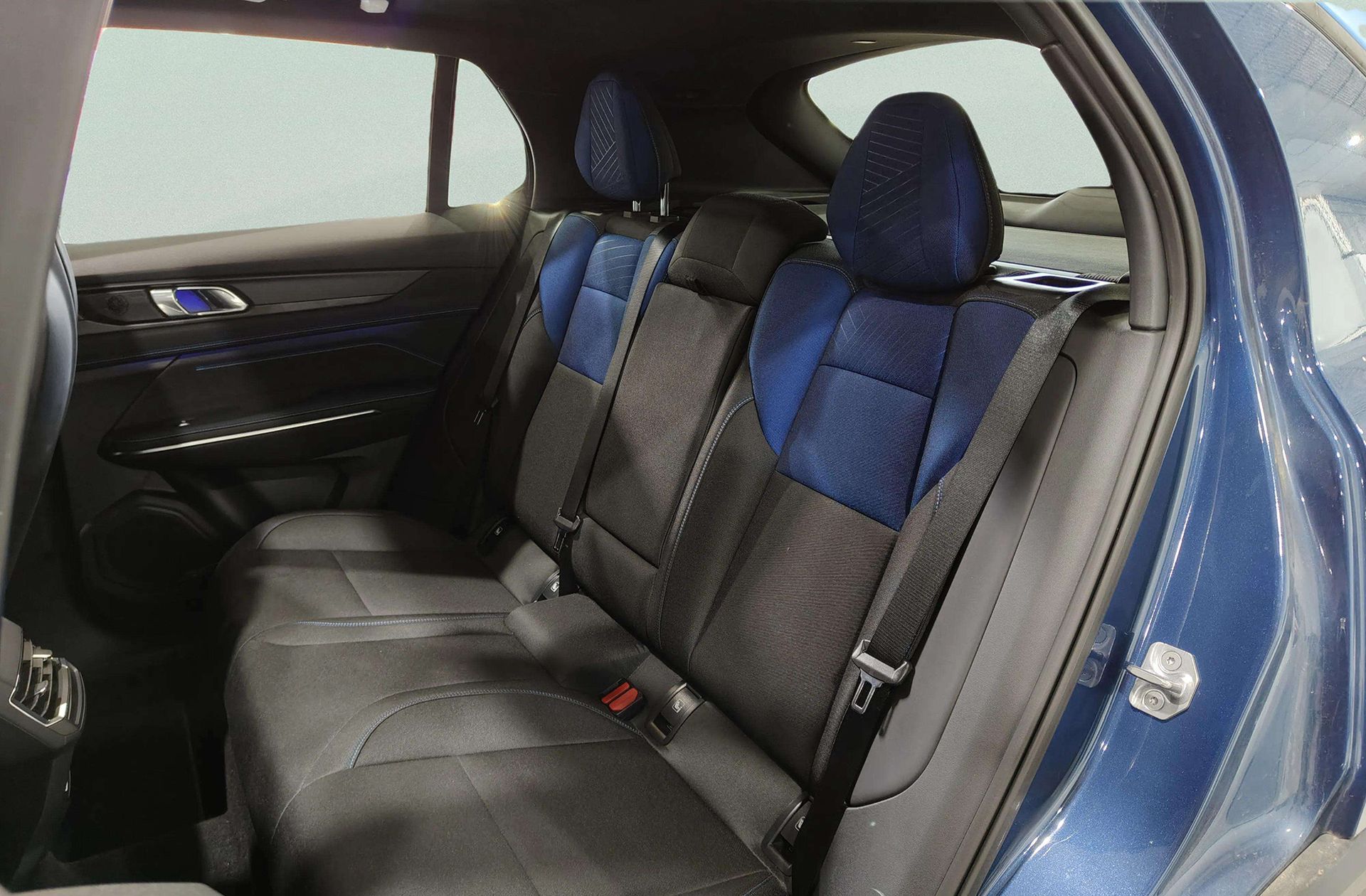 Lynk & Co 01 1.5 PHEV - foto 17