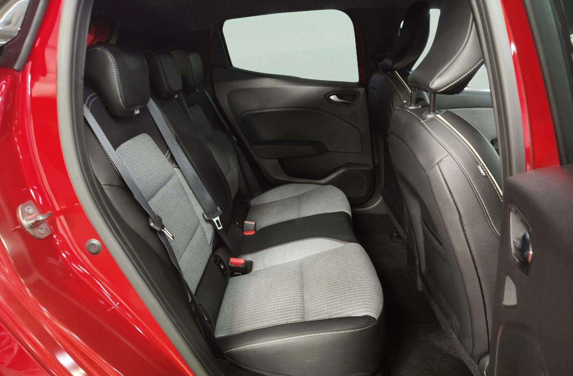 Renault Clio Techno TCe - foto 19