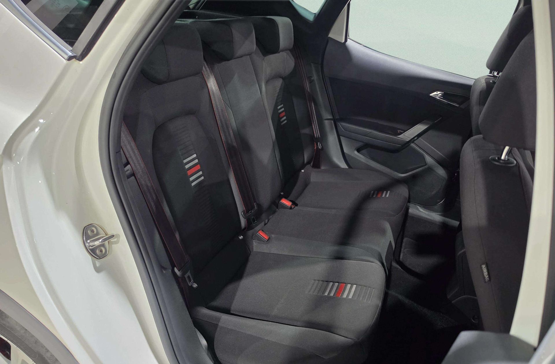 SEAT Arona 1.0 TSI Ecomotive FR - foto 18