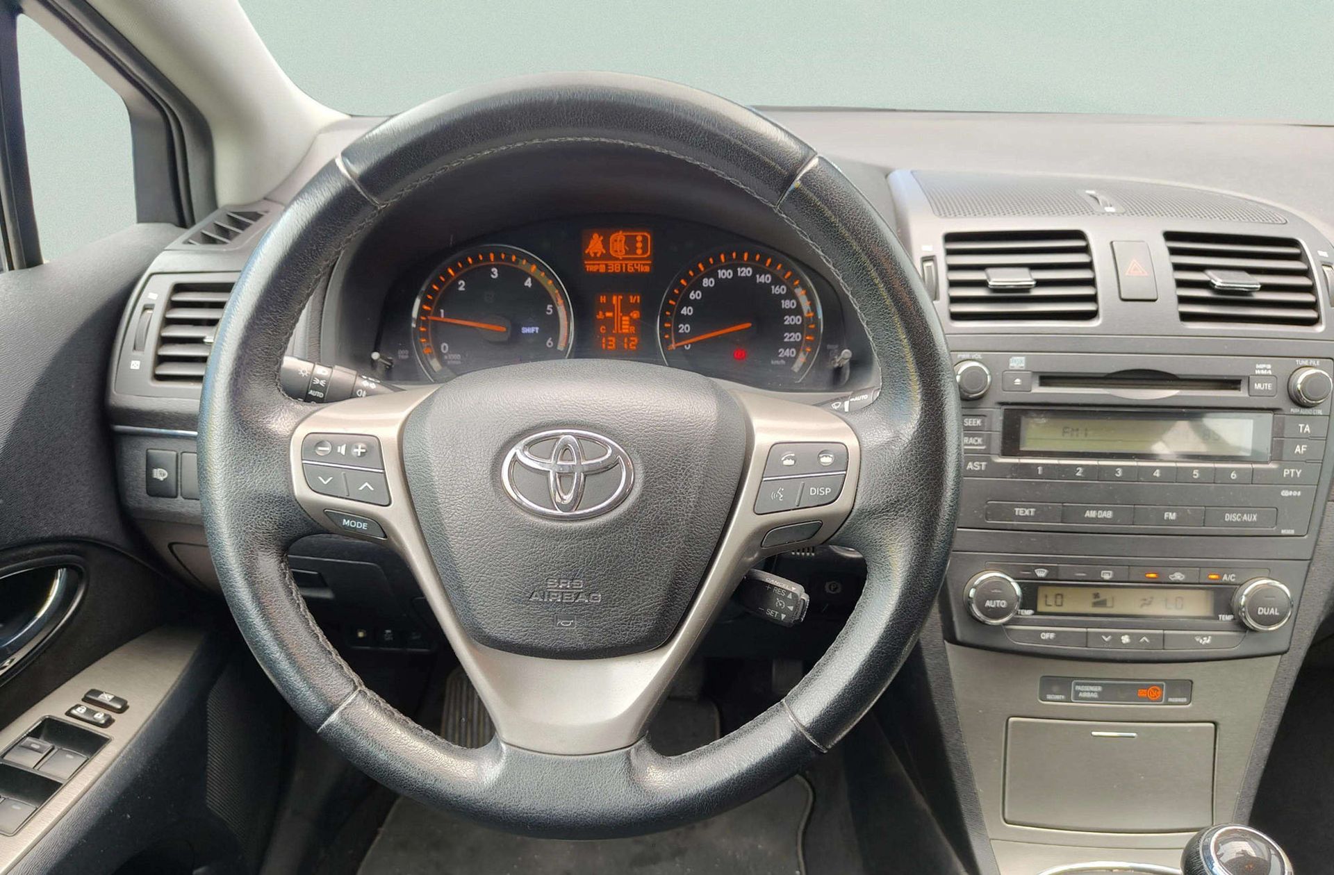 Toyota Avensis 2.2 D-4D Cross Sport Advance - foto 23