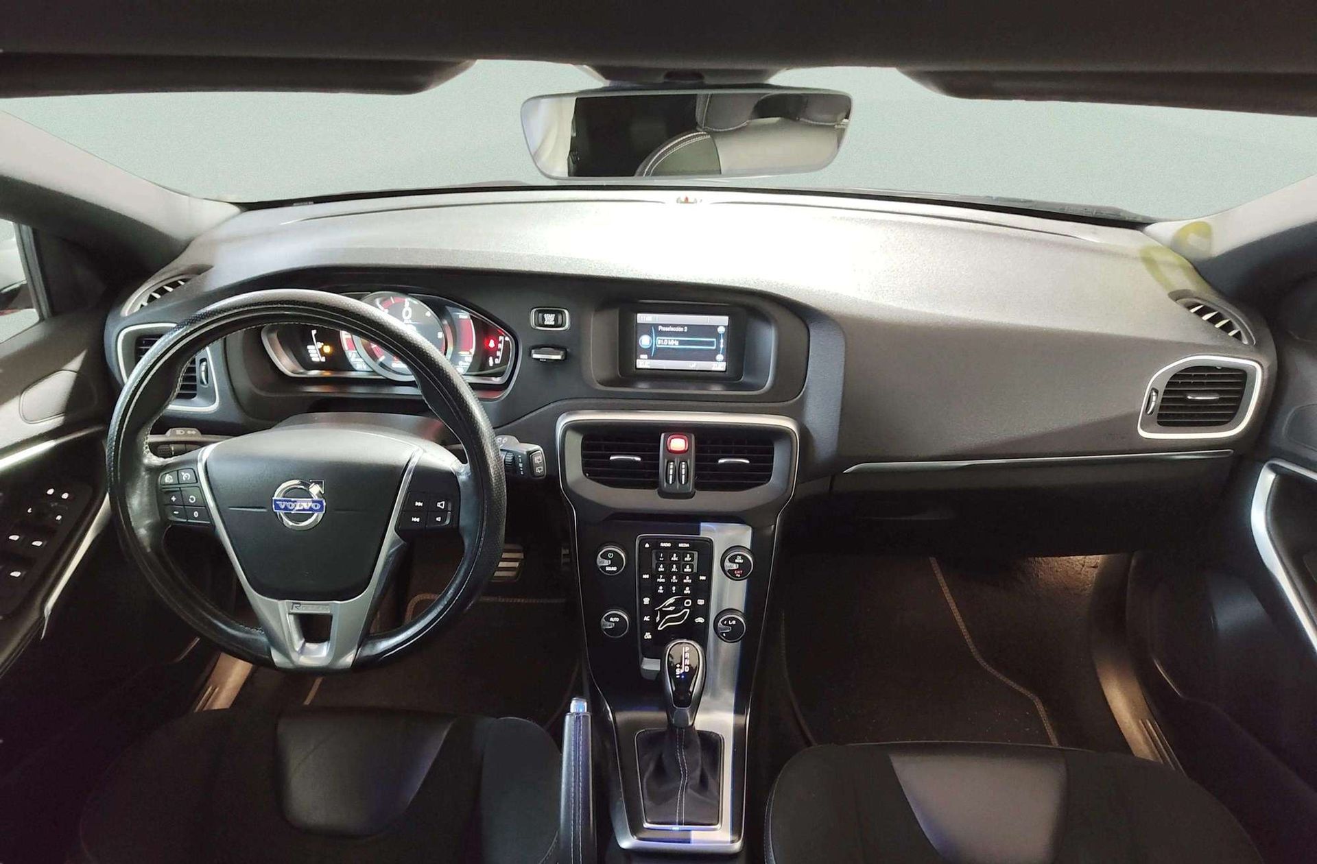 Volvo V40 D3 R-Design Momentum - foto 7