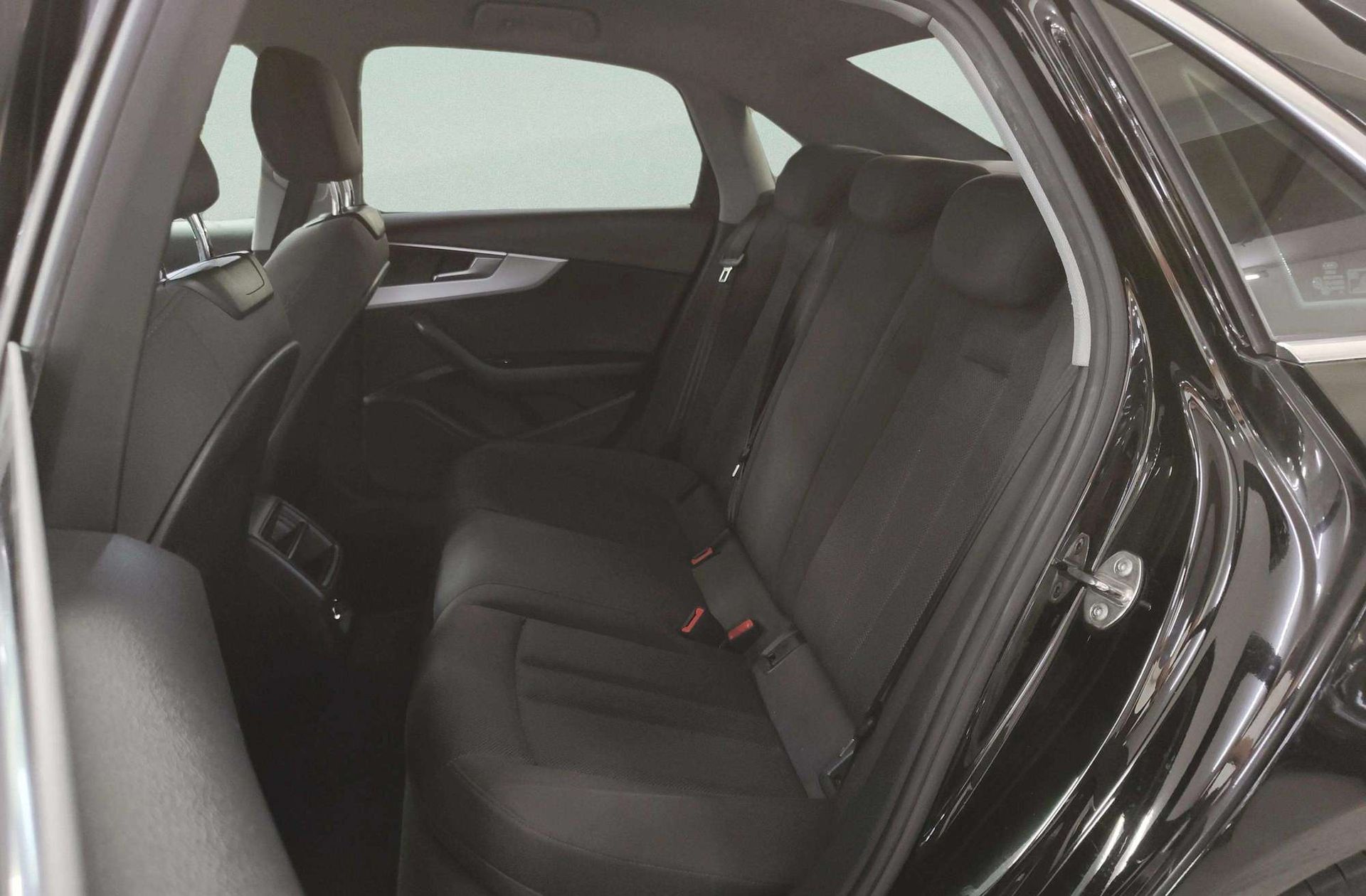 Audi A4 Advanced 35 TFSI S tronic - foto 11