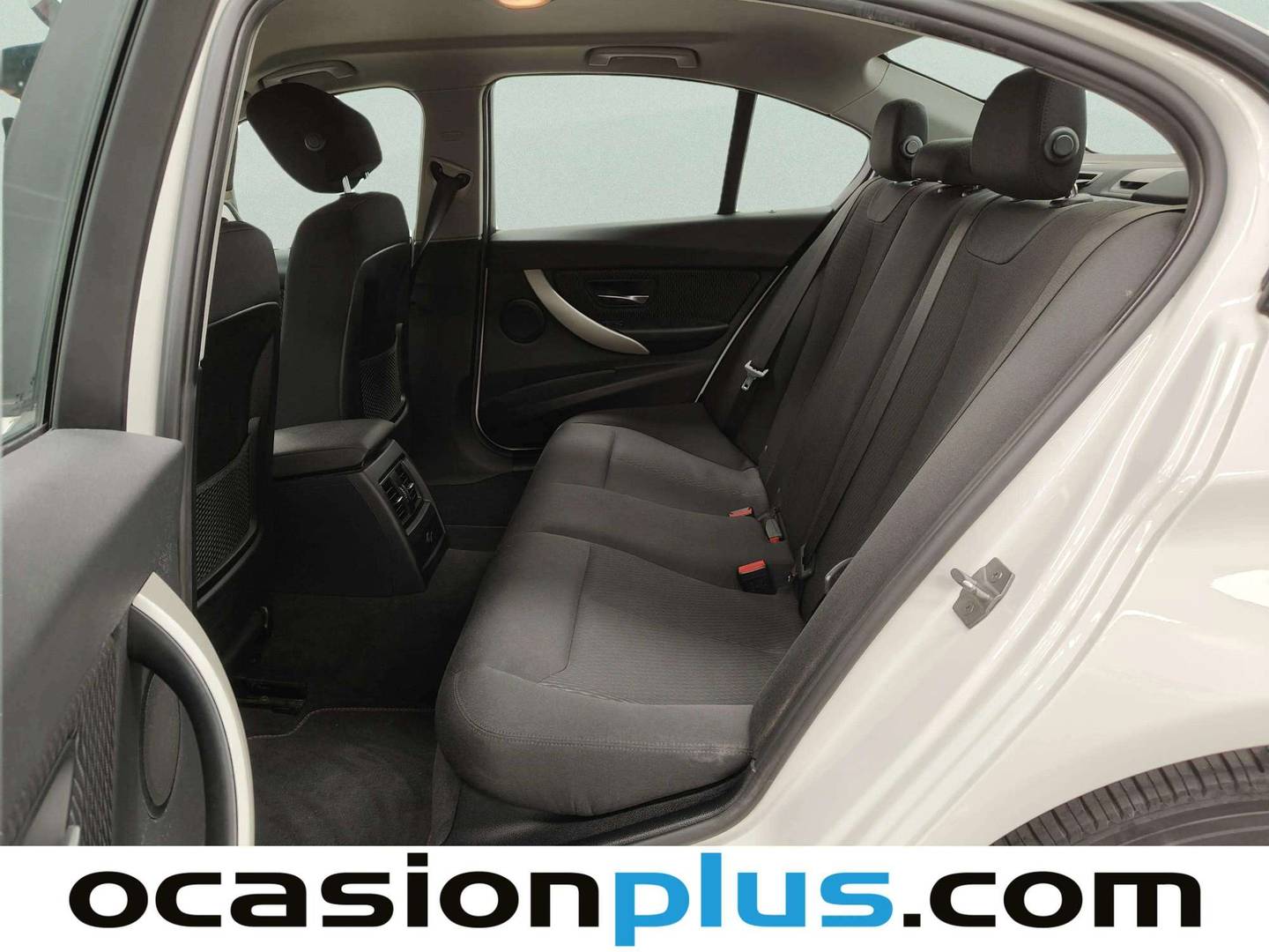 Foto asientos traseros BMW Serie 3 BMW Serie 3 318d Business (150 CV)