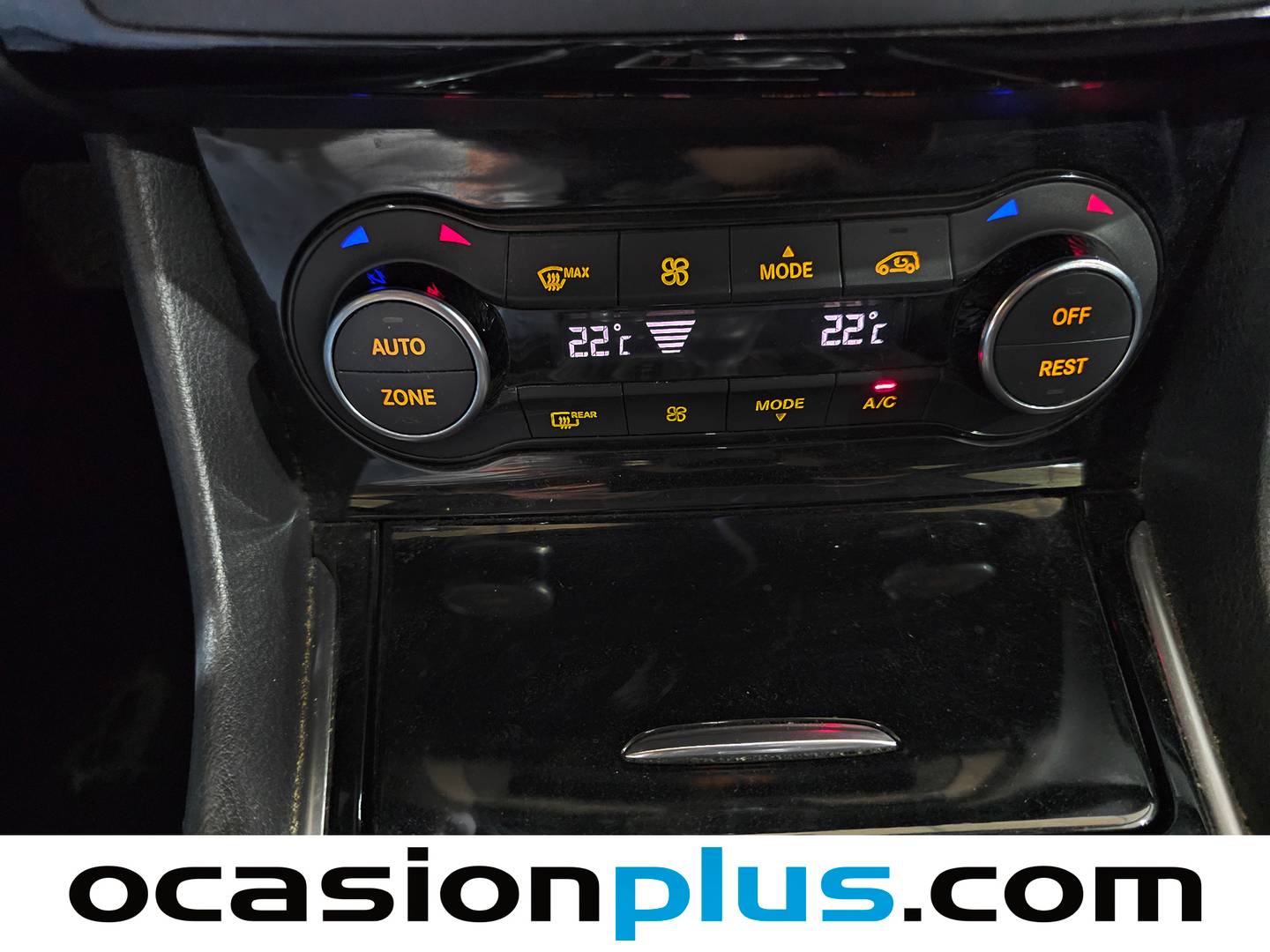 Foto Infiniti Q30 Infiniti Q30 2.2D Premium 7DCT (170 CV)