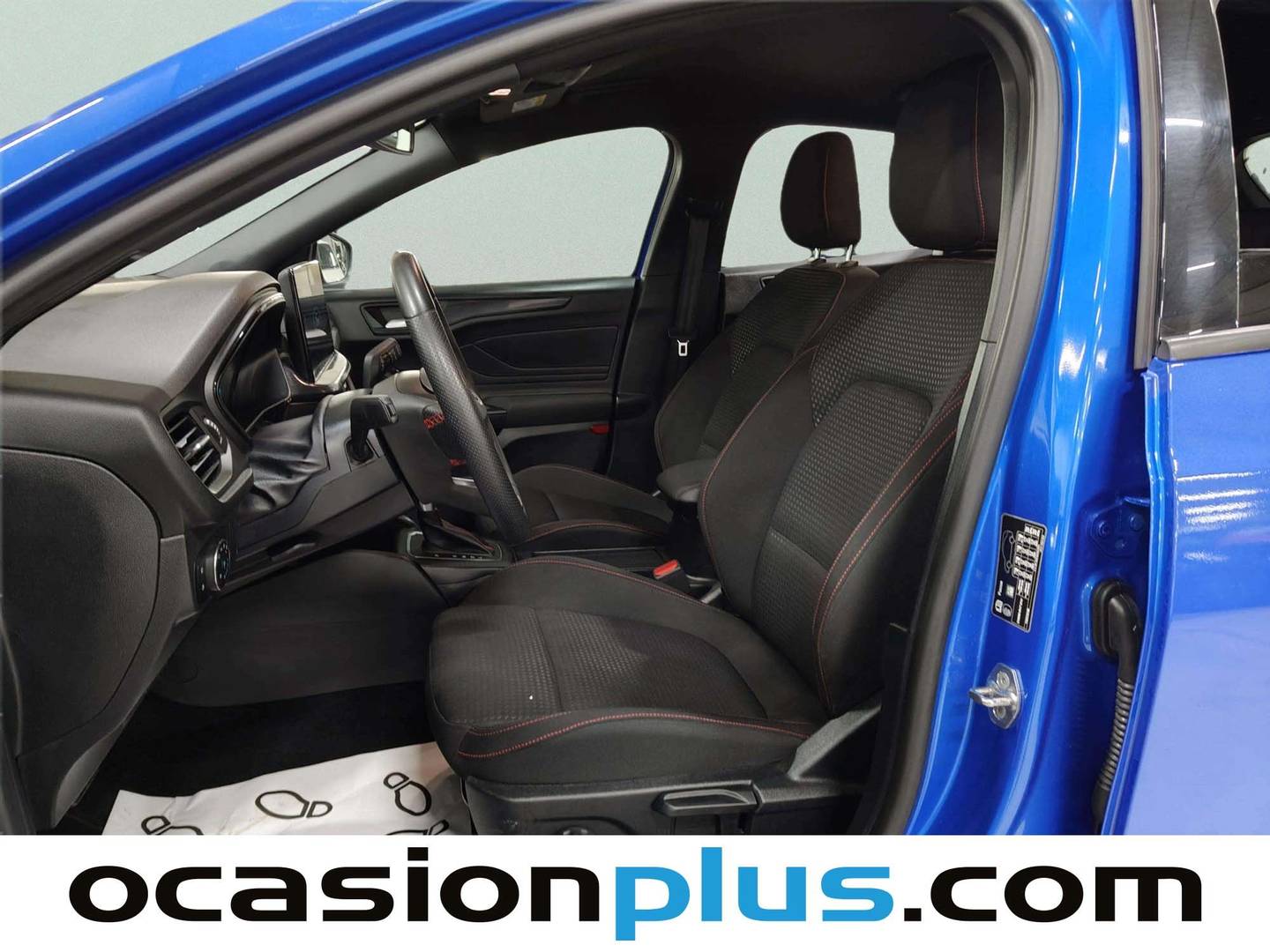Foto asientos delanteros Ford Focus Ford Focus 1.0 Ecoboost MHEV ST-Line Auto (155 CV)