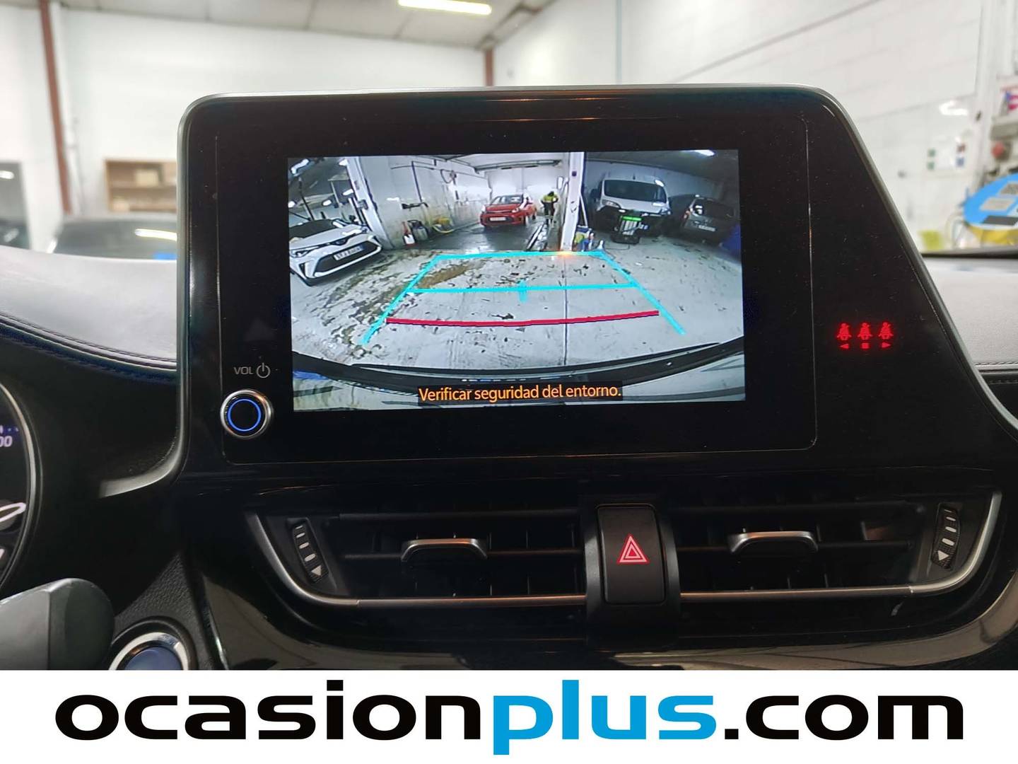 Equipamiento del Toyota C-HR Toyota C-HR 1.8 125H Advance (122 CV)