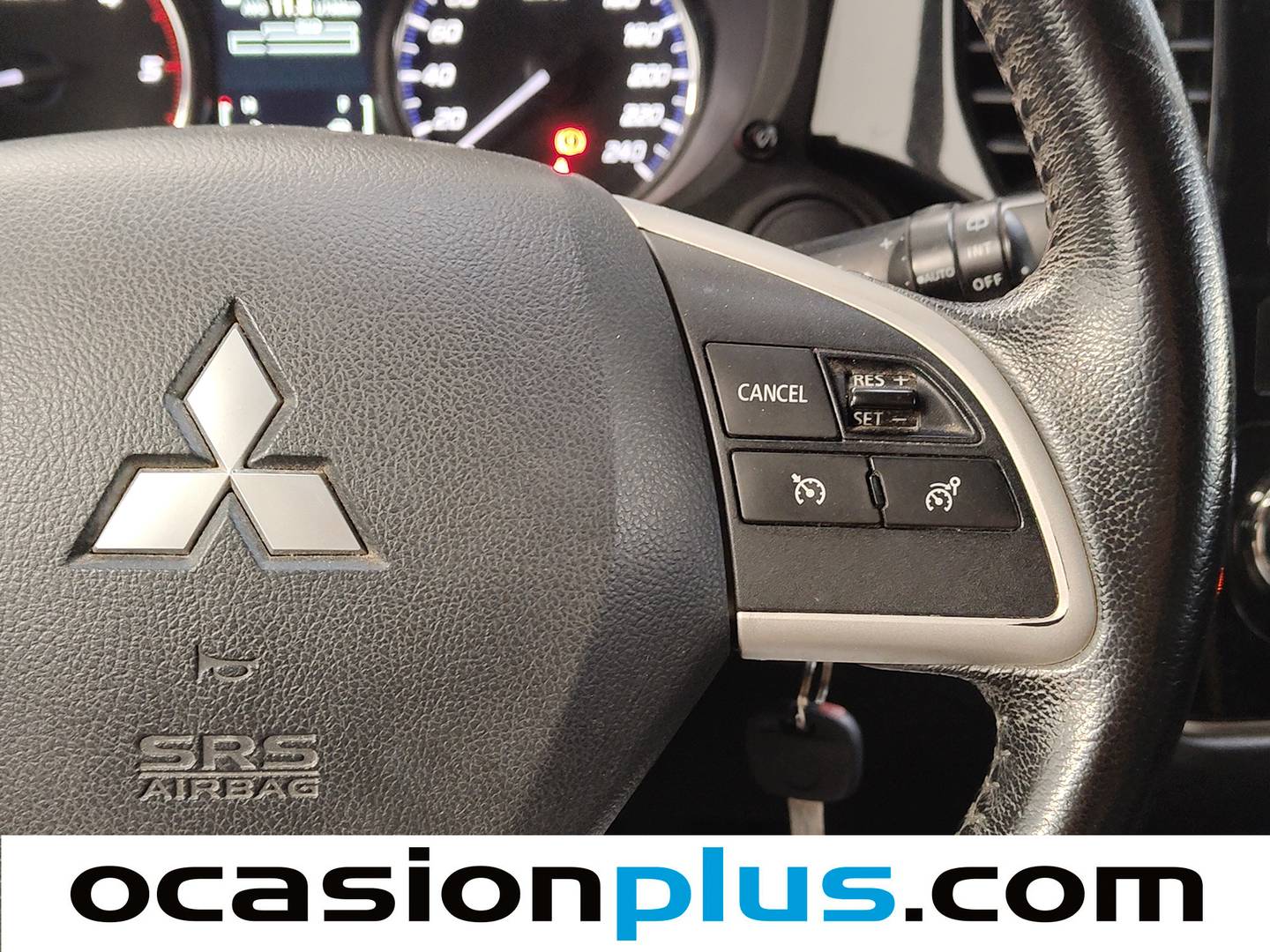 Equipamiento del Mitsubishi Outlander Mitsubishi Outlander 220 DI-D Challenge 2WD (150 CV)