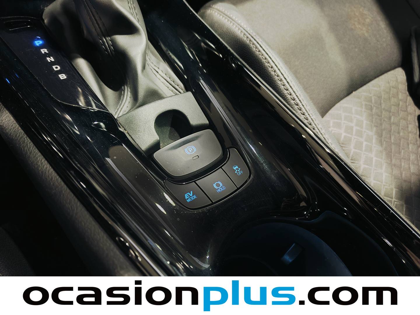 Foto Toyota C-HR Toyota C-HR 1.8 125H Advance (122 CV)