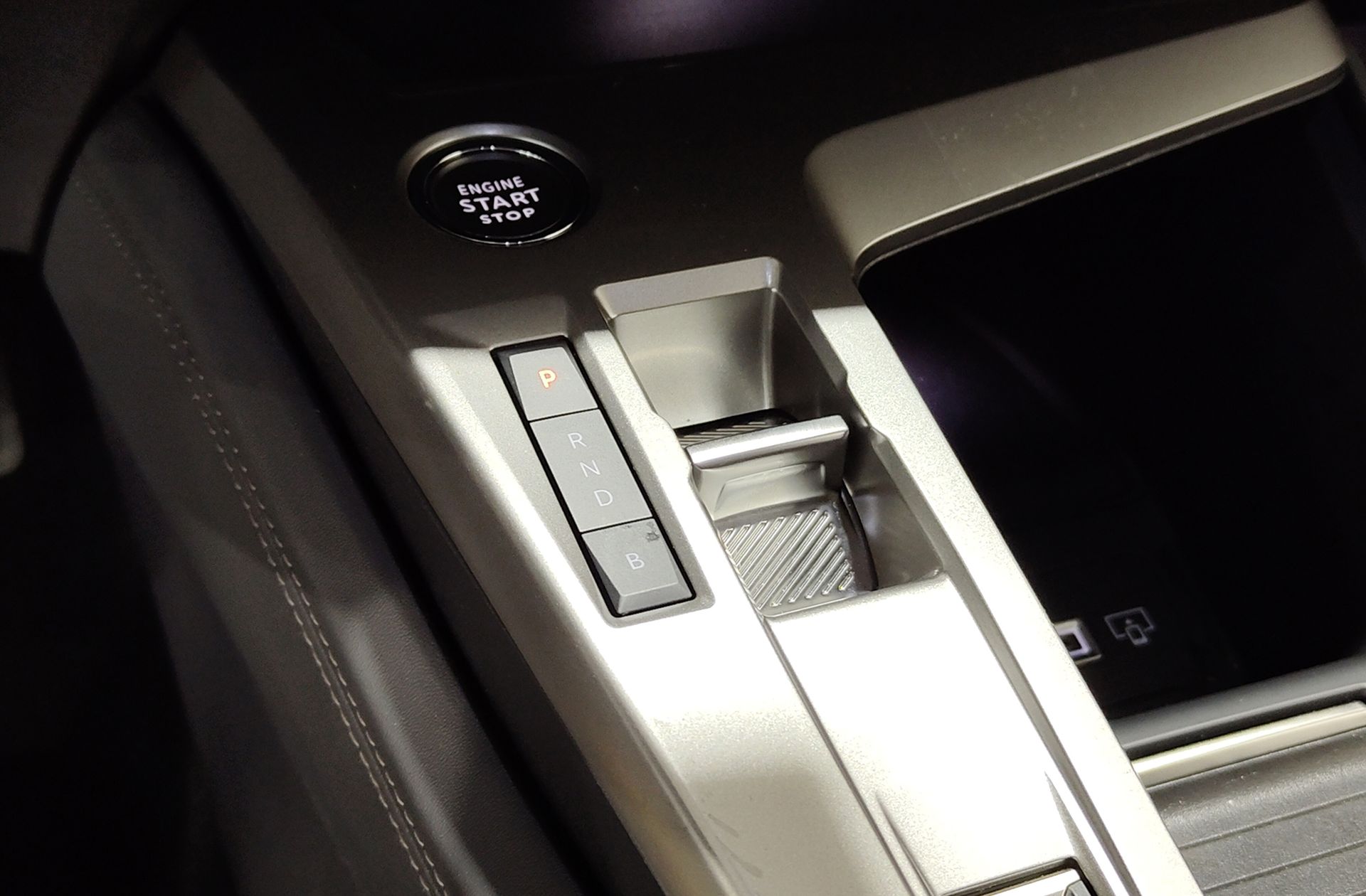 Peugeot 408 Allure PHEV 180 e-EAT8 - foto 5
