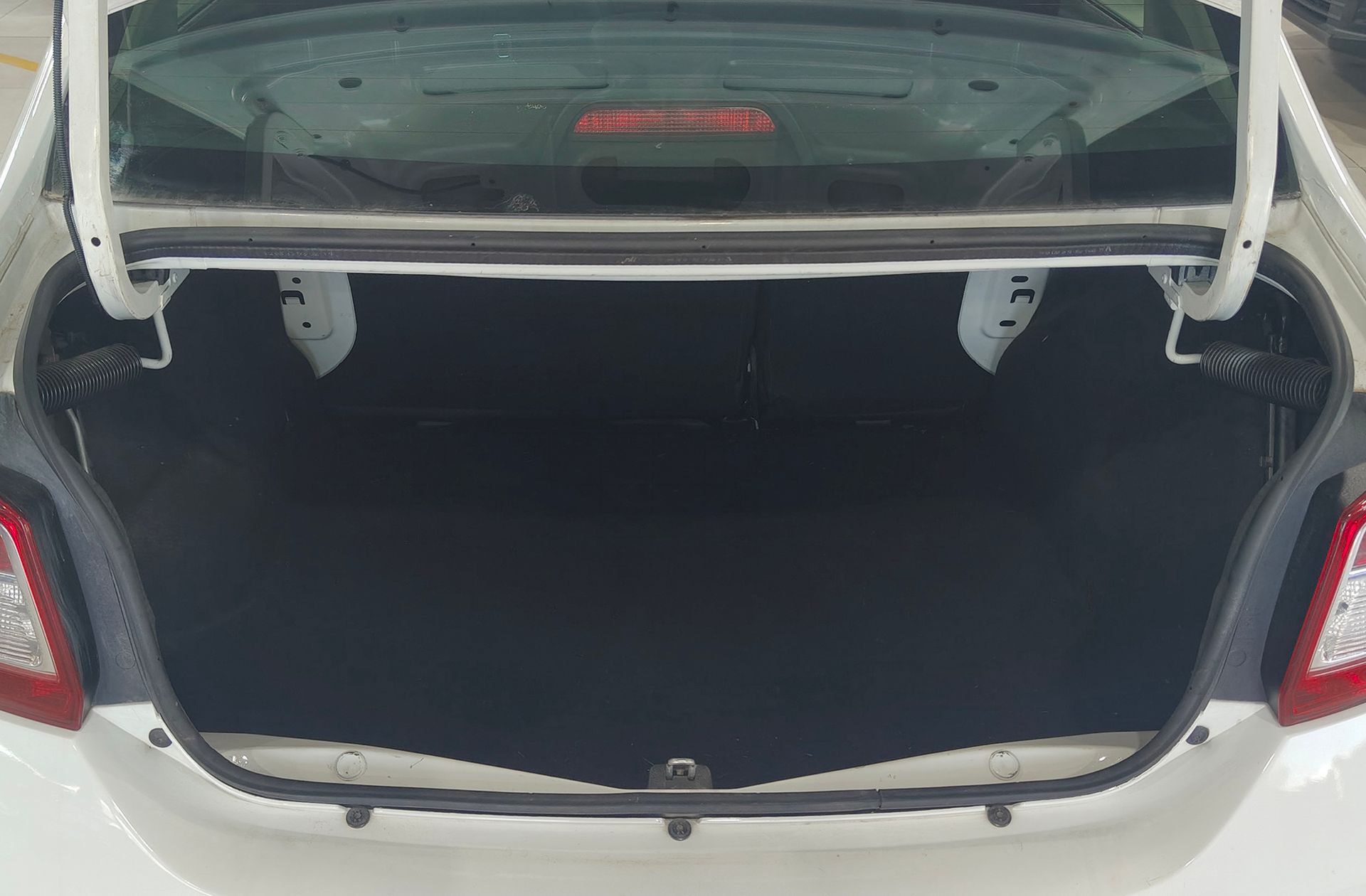 Dacia Logan dCi 90 Ambiance - foto 12