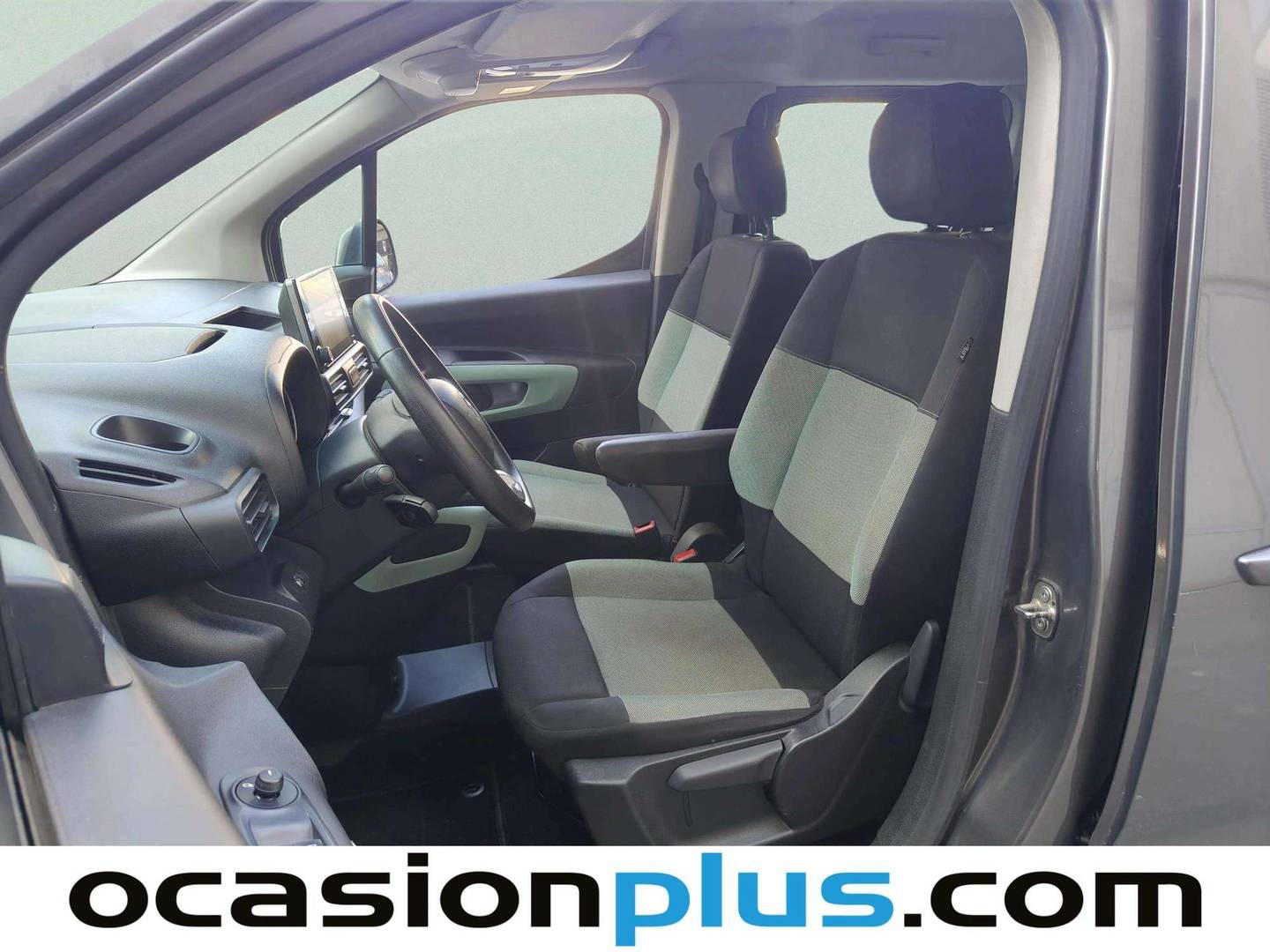 Foto asientos delanteros Citroën Berlingo Citroën Berlingo Combi PureTech 110 S&S Talla M Feel (110 CV)