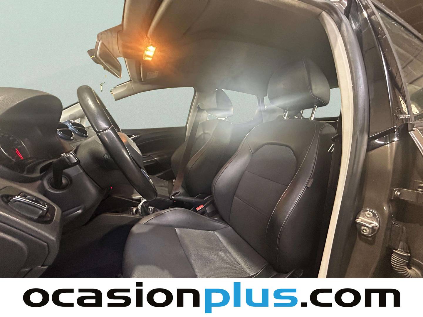 Foto asientos delanteros Seat Ibiza Seat Ibiza 1.2 TSI Style Connect (90 CV)