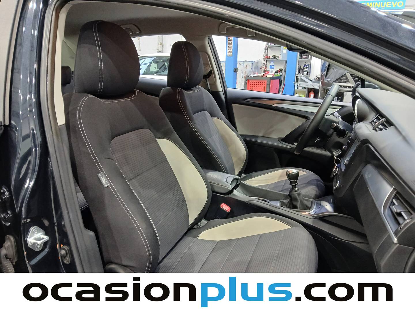 Foto Toyota Avensis Toyota Avensis 150D Advance (143 CV)