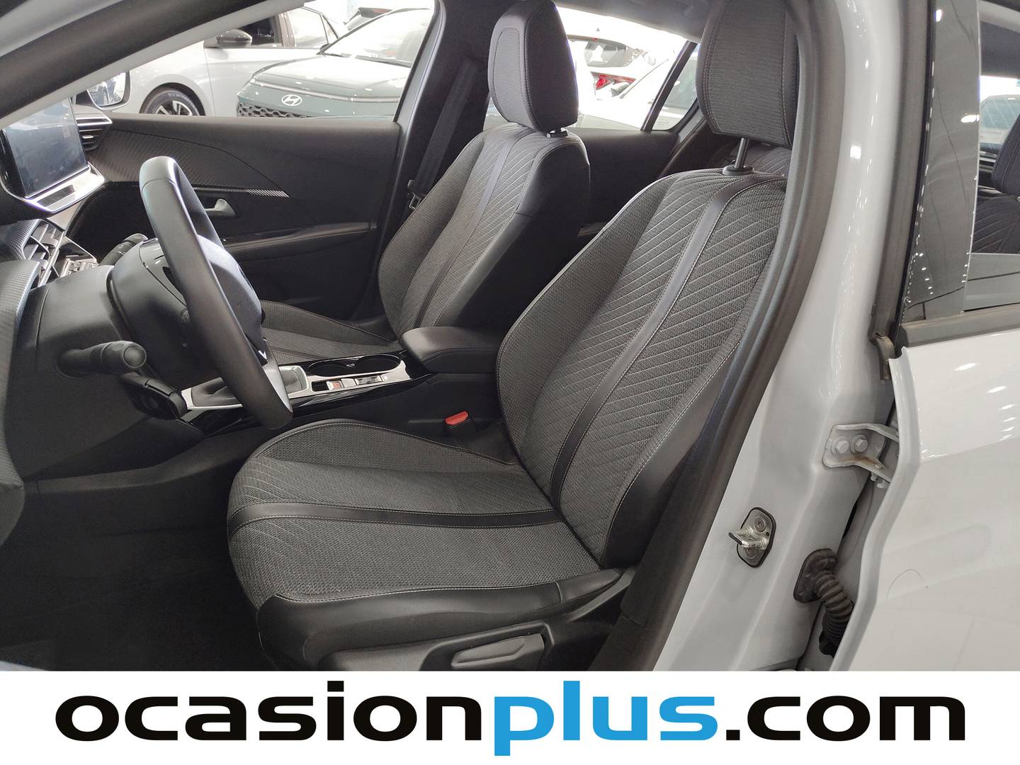 Foto asientos delanteros Peugeot 208 Peugeot 208 PureTech 100 Allure (100 CV)