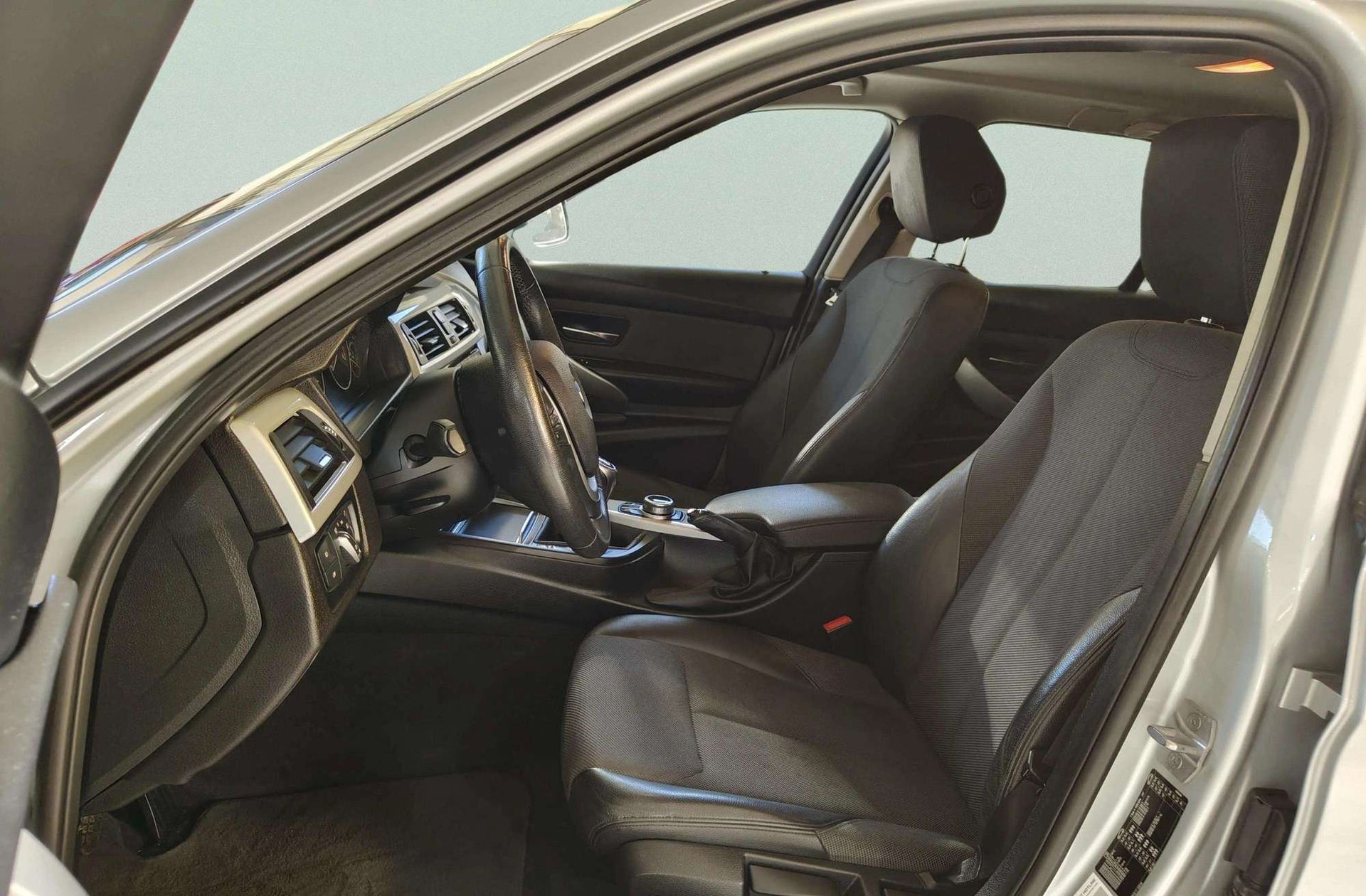 BMW Serie 3 318d Touring - foto 10