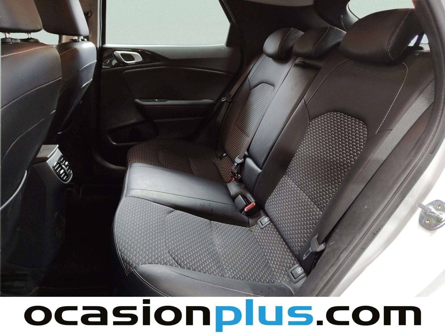 Foto asientos traseros KIA XCeed KIA XCeed 1.6 MHEV Tech DCT (136 CV)