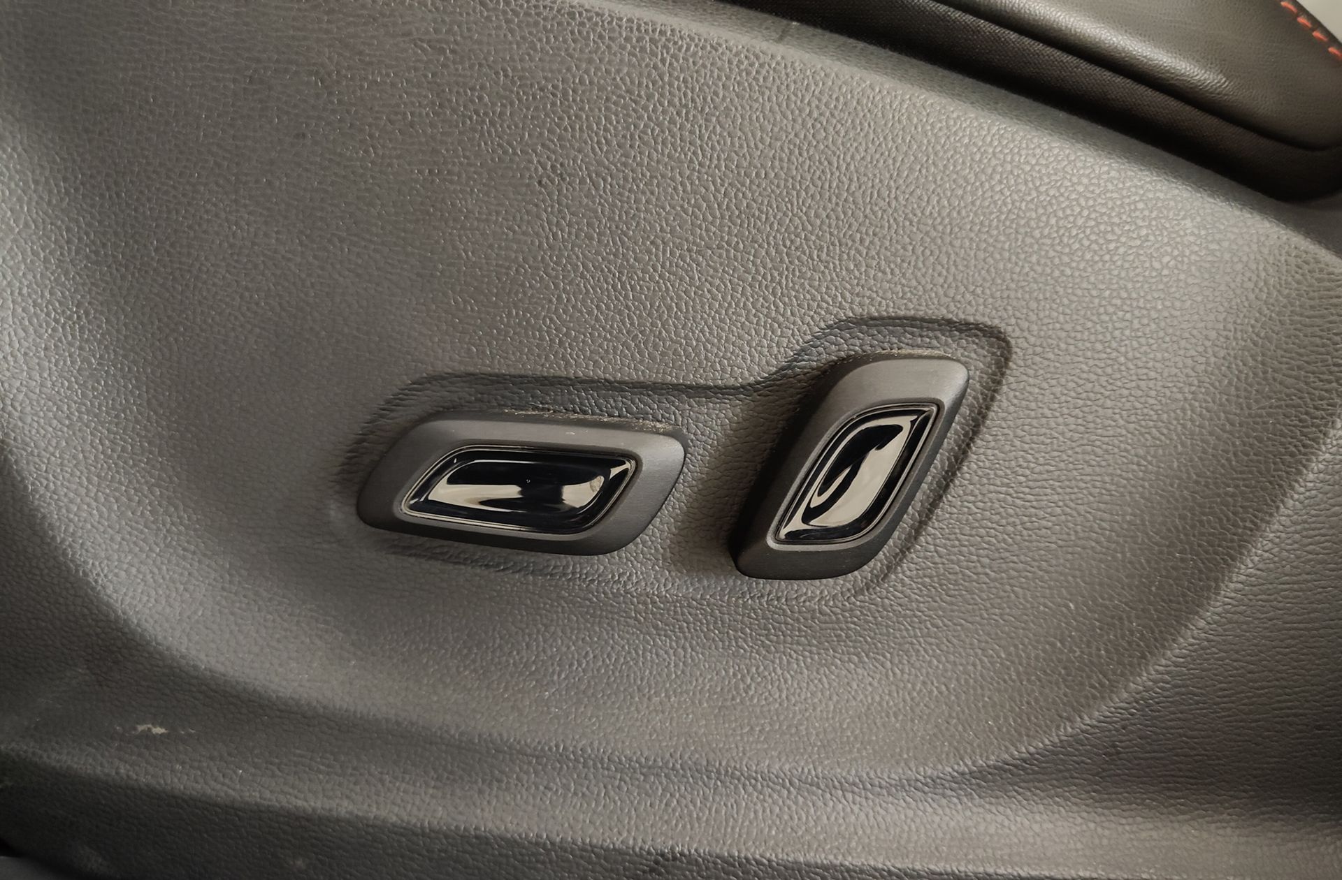 MG ZS 1.0T Luxury - foto 12