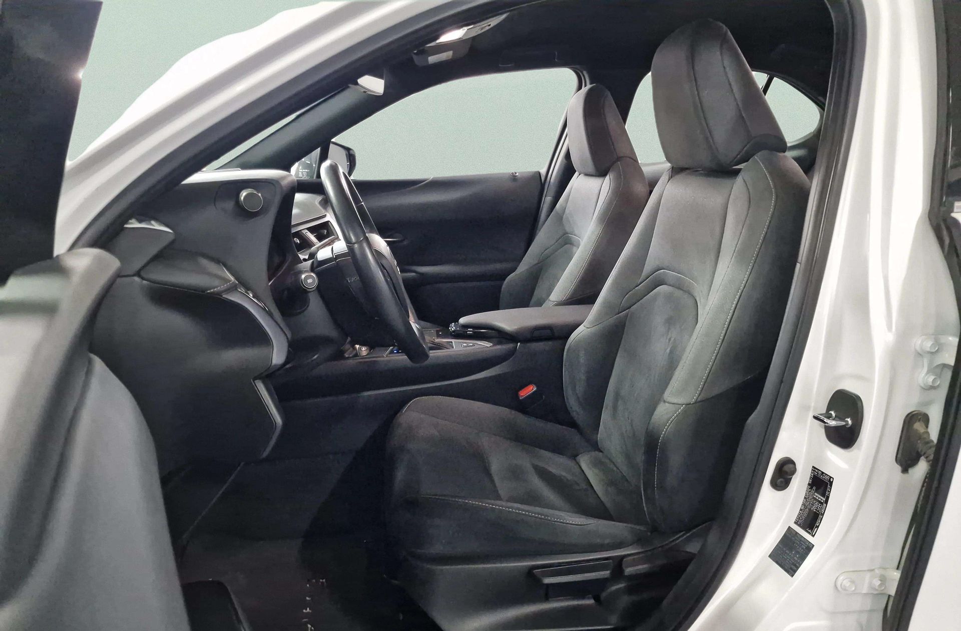 Lexus UX 250h Business 2WD - foto 11
