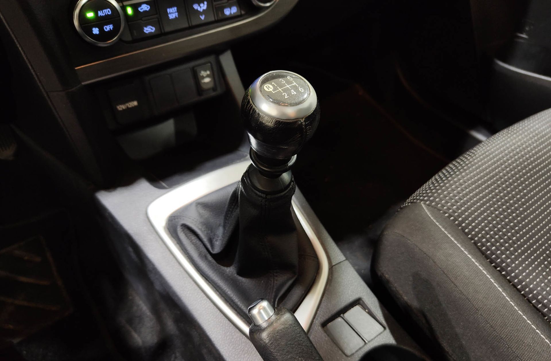 Toyota Auris 130 Touring Sports Active - foto 5