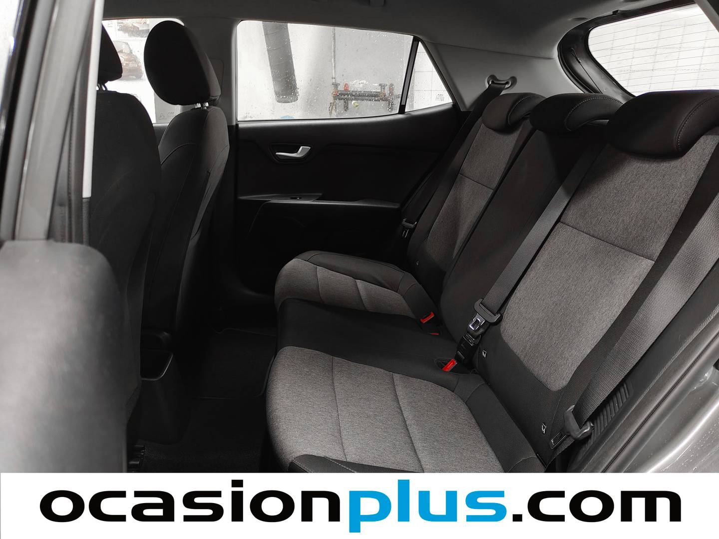 Foto asientos traseros KIA Stonic KIA Stonic 1.0 T-GDi MHEV MT Concept (100 CV)