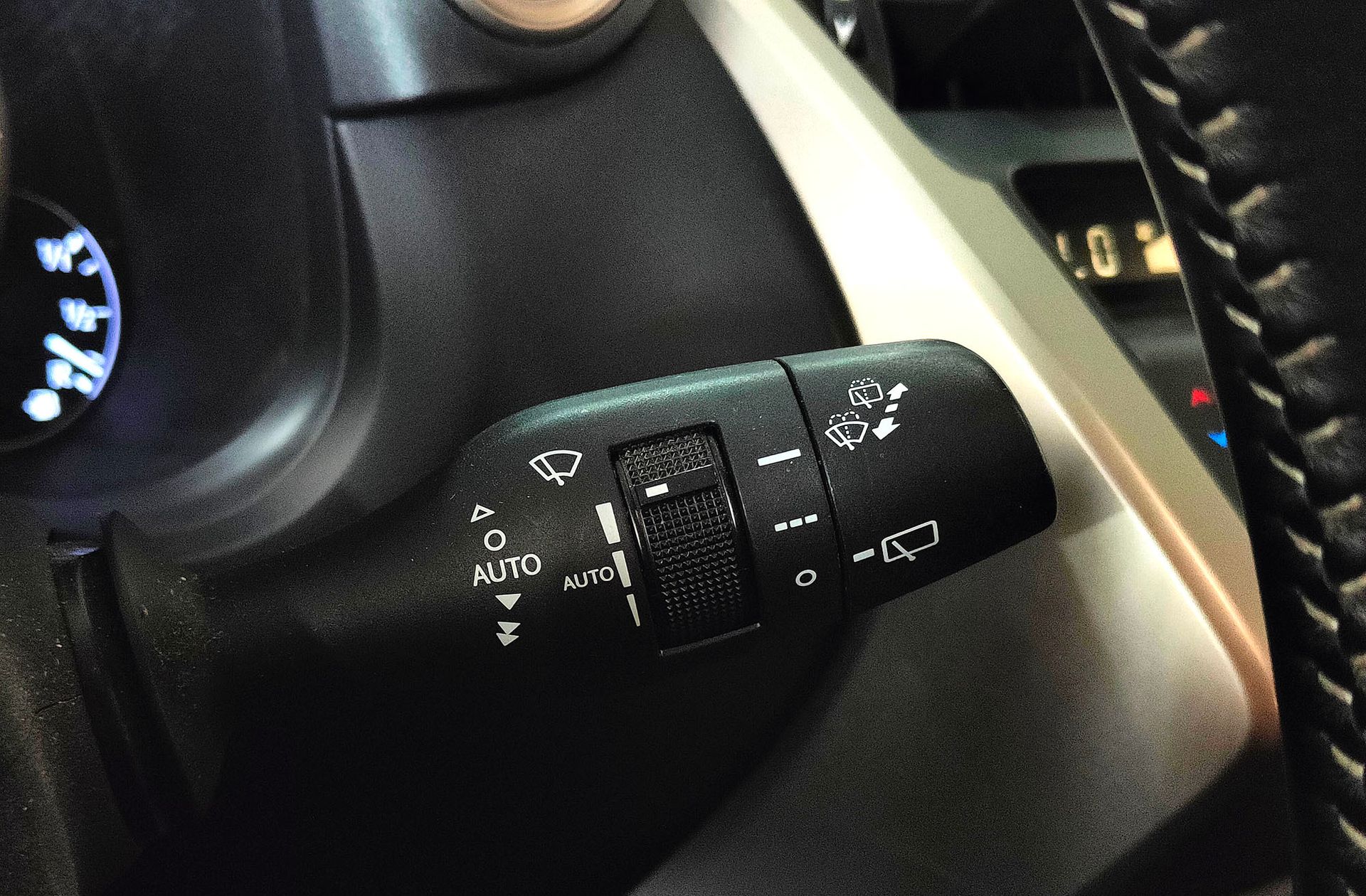Lexus NX 300h Business Navigation 2WD - foto 31