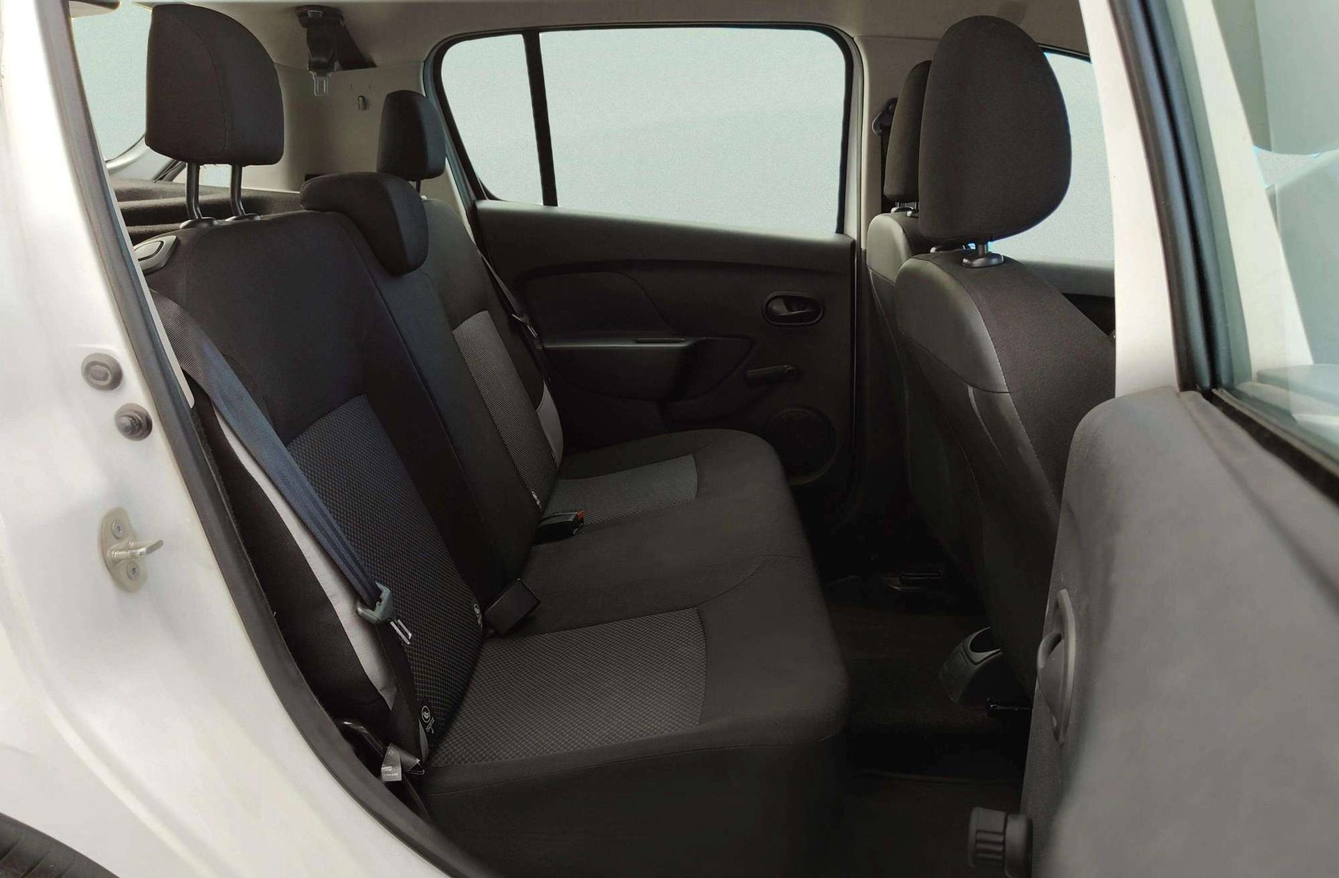 Dacia Sandero Ambiance dCi - foto 12
