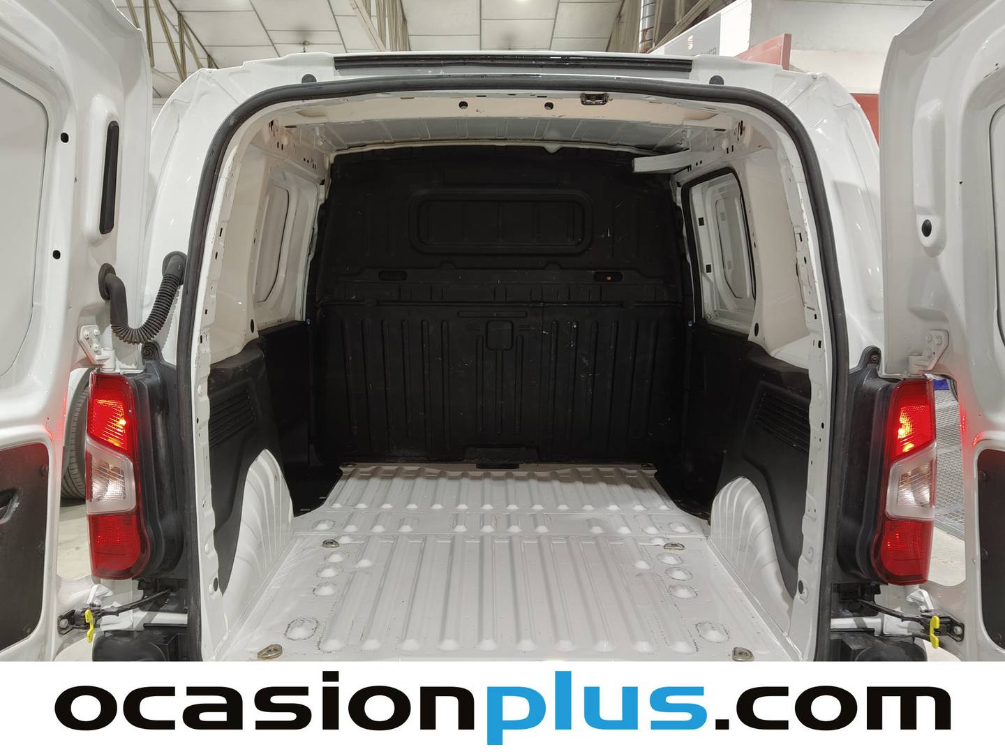 Foto Peugeot Partner Peugeot Partner BlueHDi 100 S&S Pro Standard 600kg (98 CV)