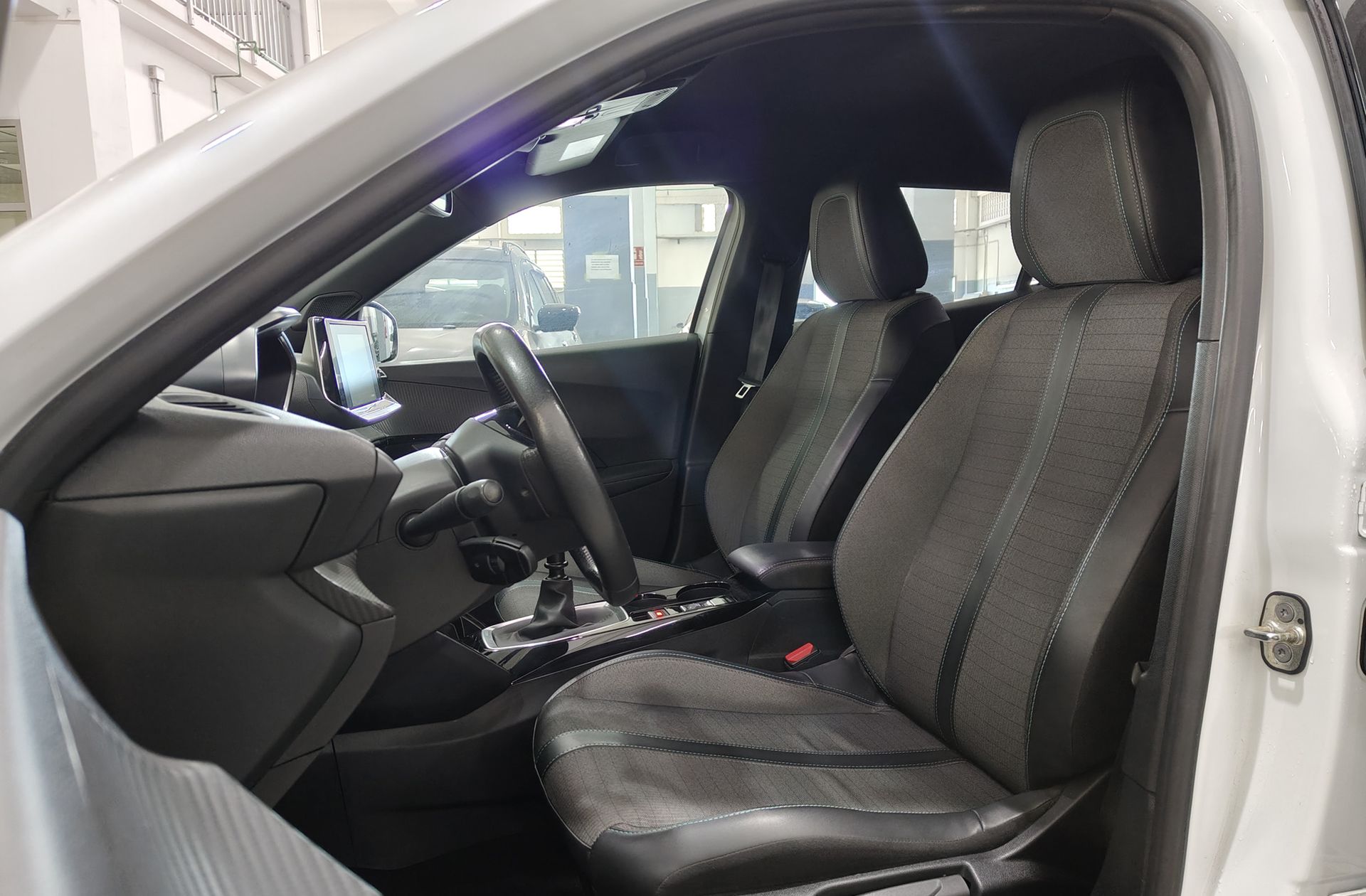 Peugeot 2008 PureTech 100 Allure - foto 10