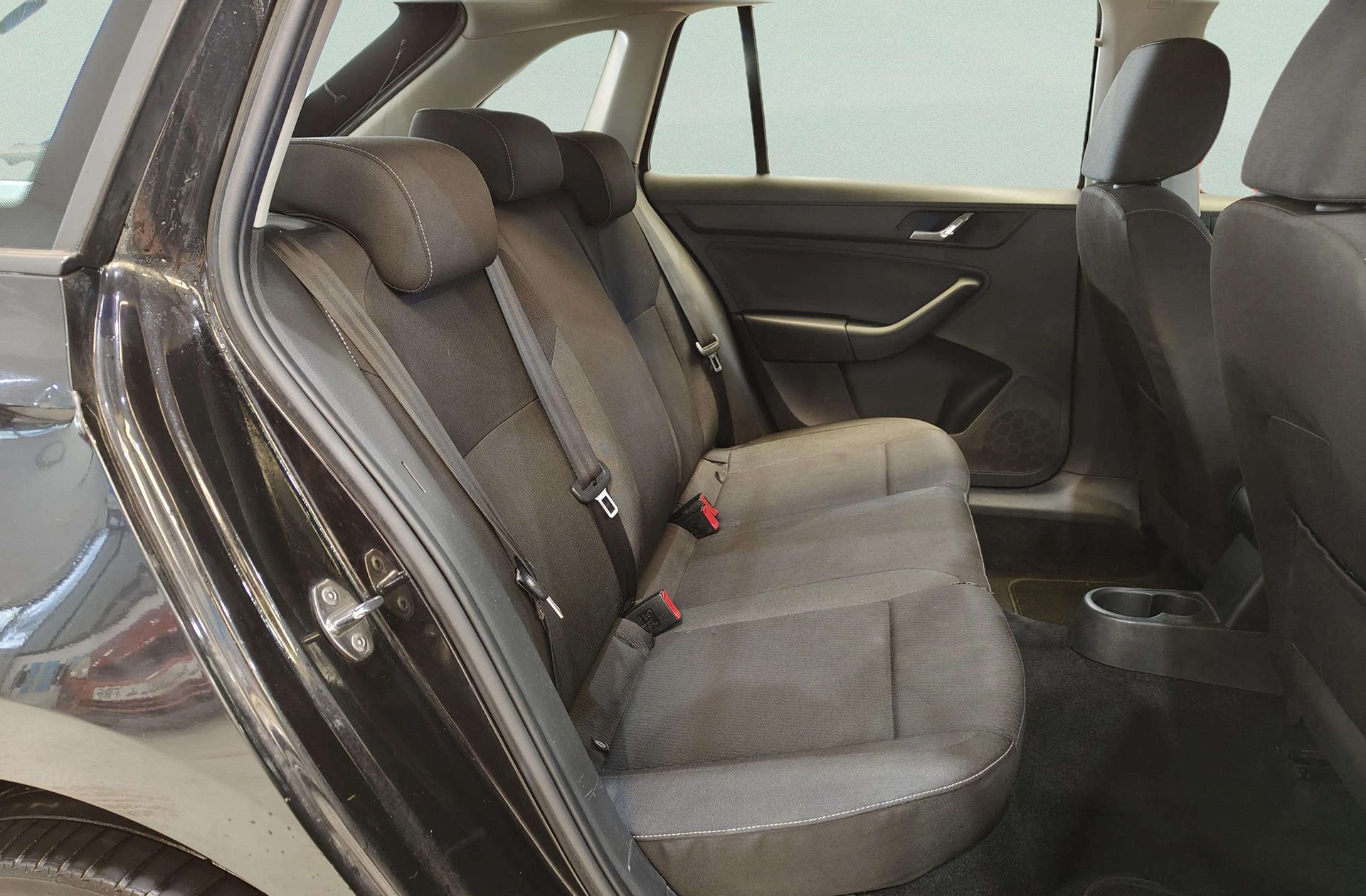 Škoda Spaceback 1.6 TDI CR Ambition - foto 14