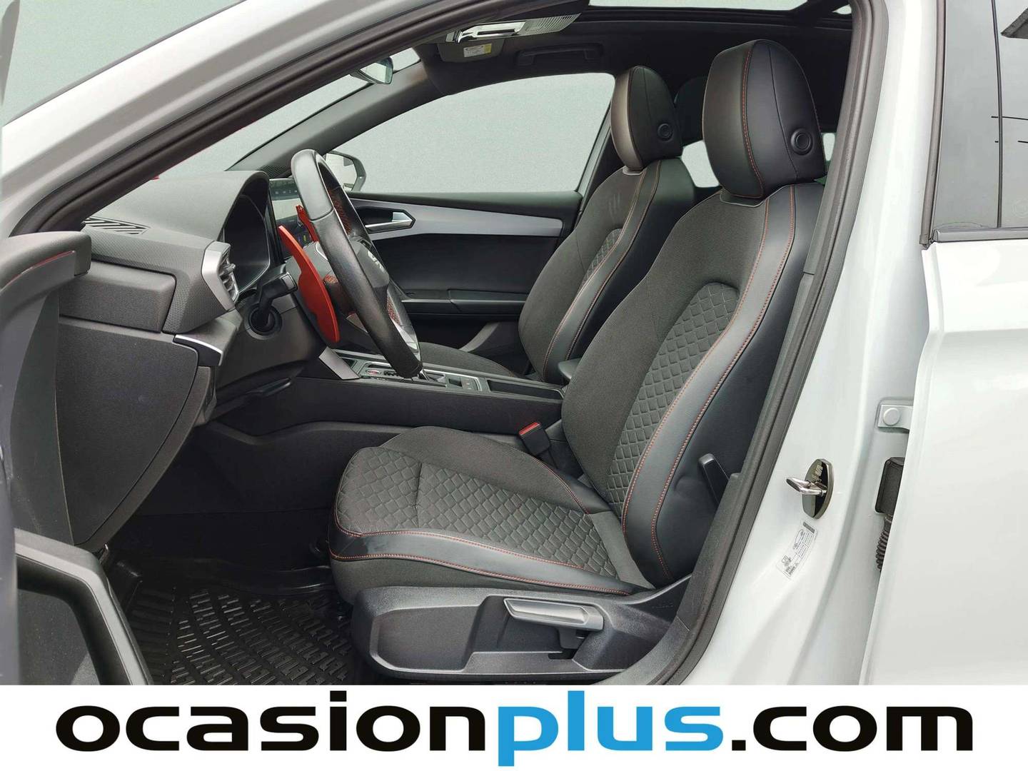 Foto asientos delanteros Seat León Seat León ST 1.5 eTSI S&S FR Go XL DSG (150 CV)