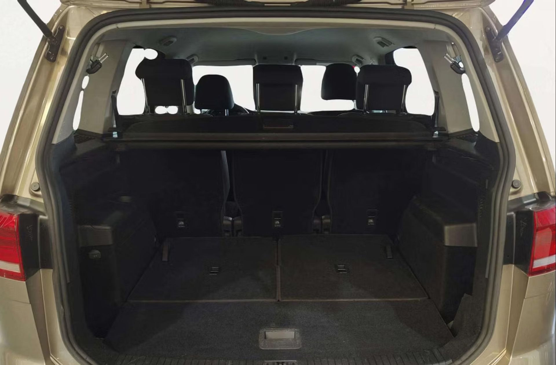 Volkswagen Touran 1.2 TSI Edition 7 plazas - foto 16