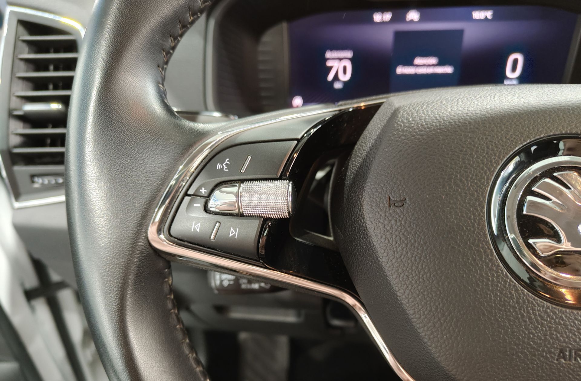Škoda Karoq 1.5 TSI ACT Ambition DSG - foto 22