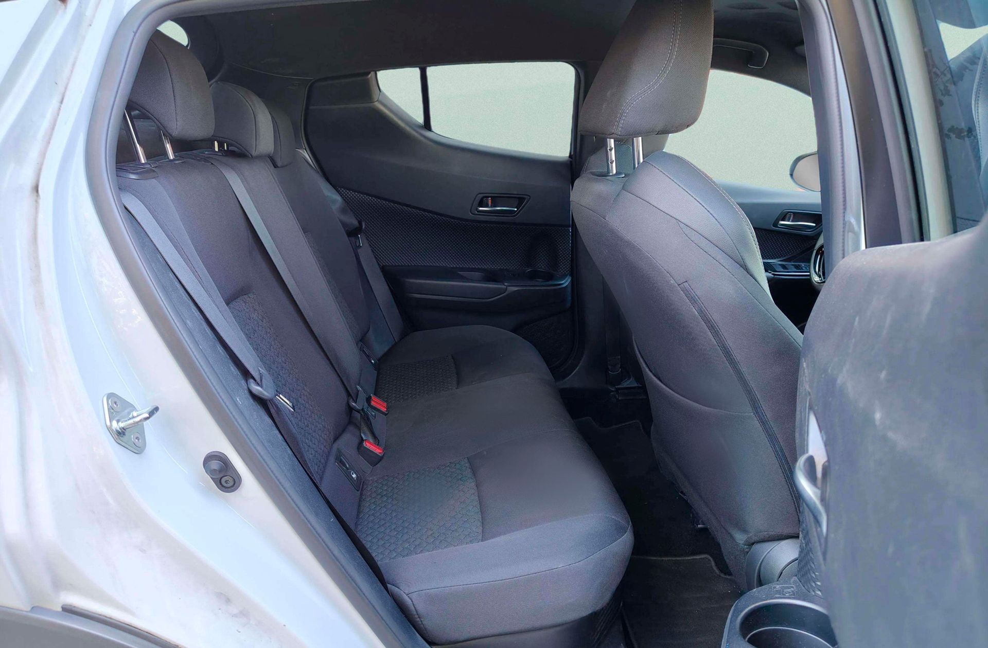 Toyota C-HR 180H Advance - foto 17