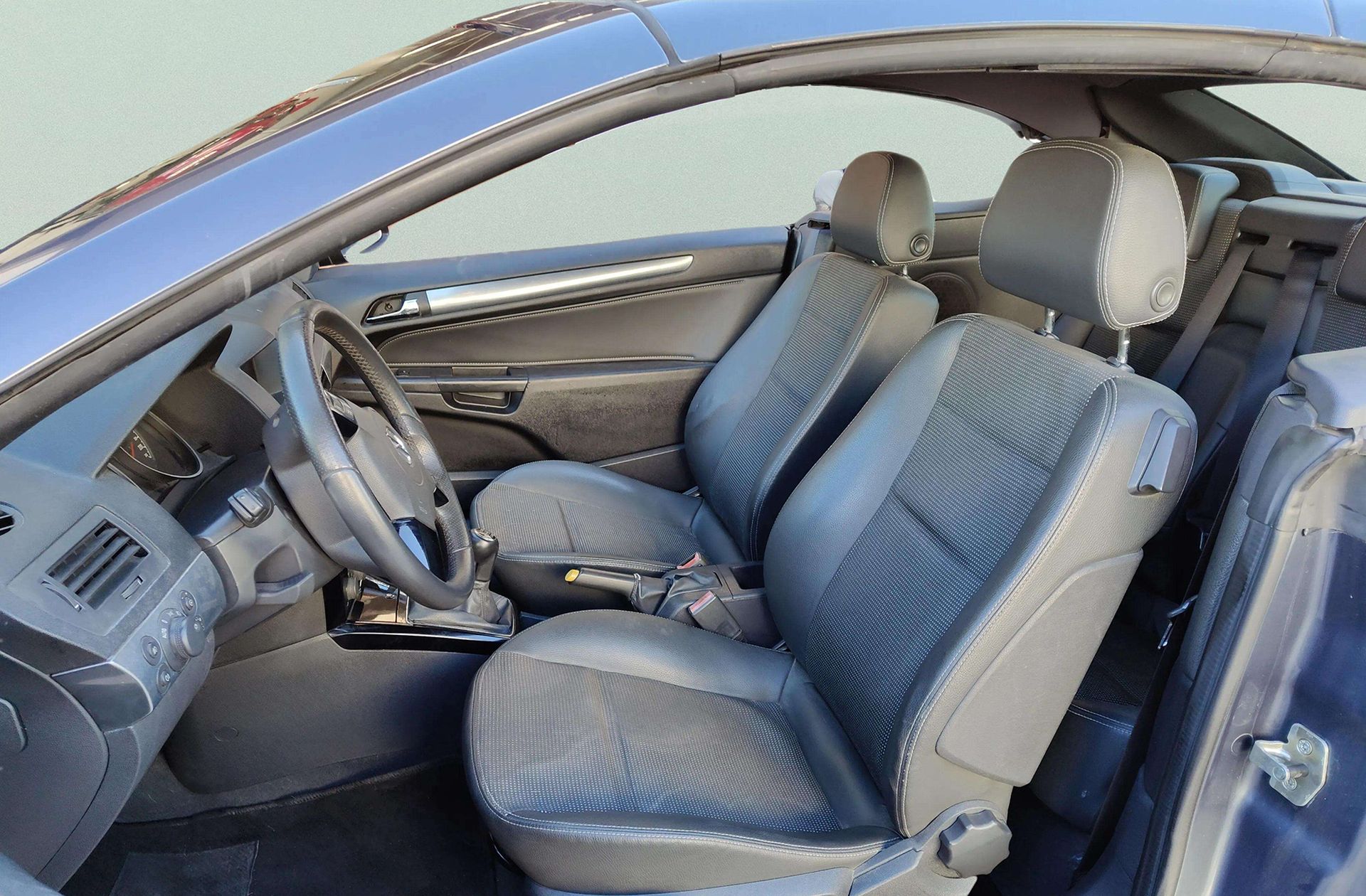 Opel Astra Cabrio 1.9 CDTI Twin Top Cosmo - foto 10