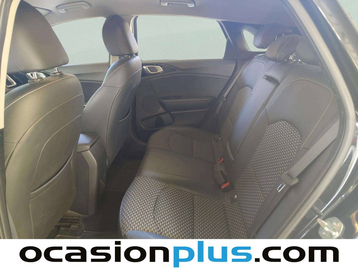 Foto asientos traseros KIA Ceed KIA Ceed 1.0 T-GDi Tech (120 CV)
